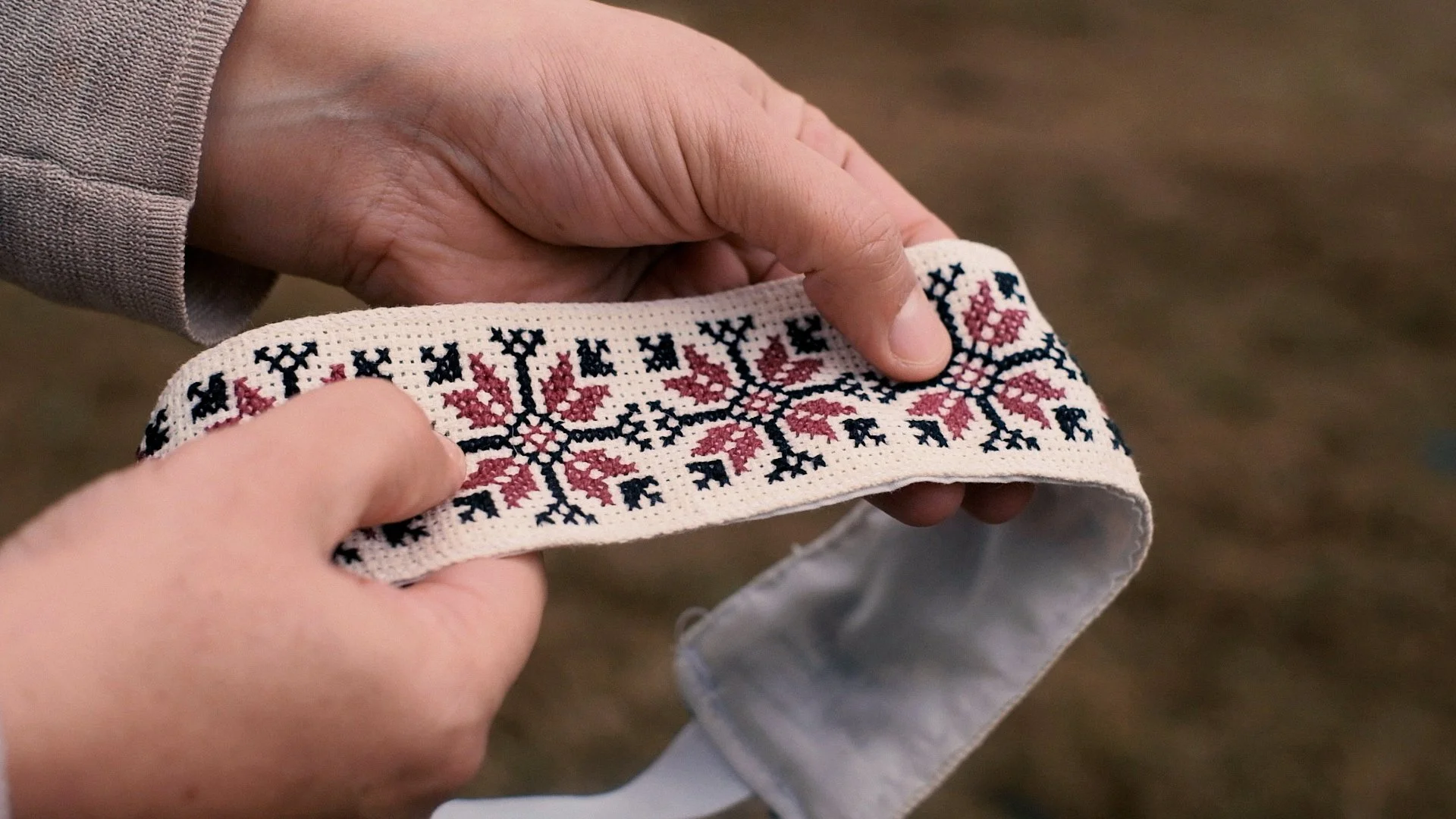 Sousan - Tulkarm Made Video.00_01_20_07.Still012.jpg