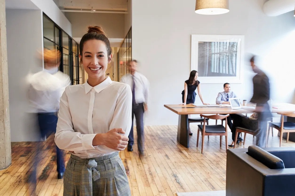 What does an employment lawyer do?