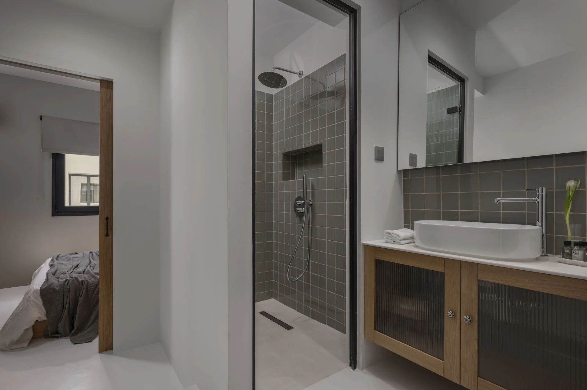Binome Suites R07 View16.jpg