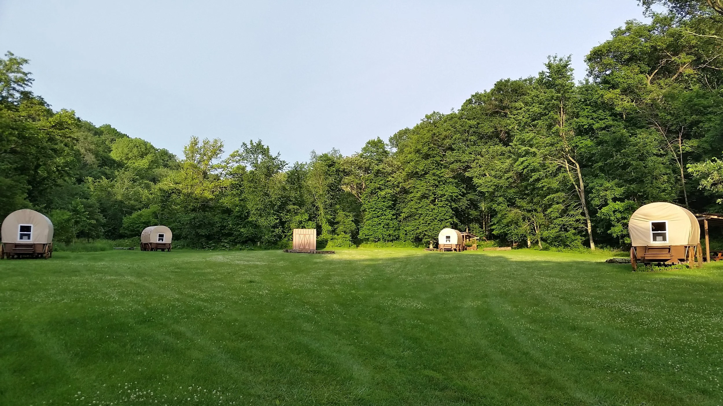 Covered Wagons - horizon 01.jpg