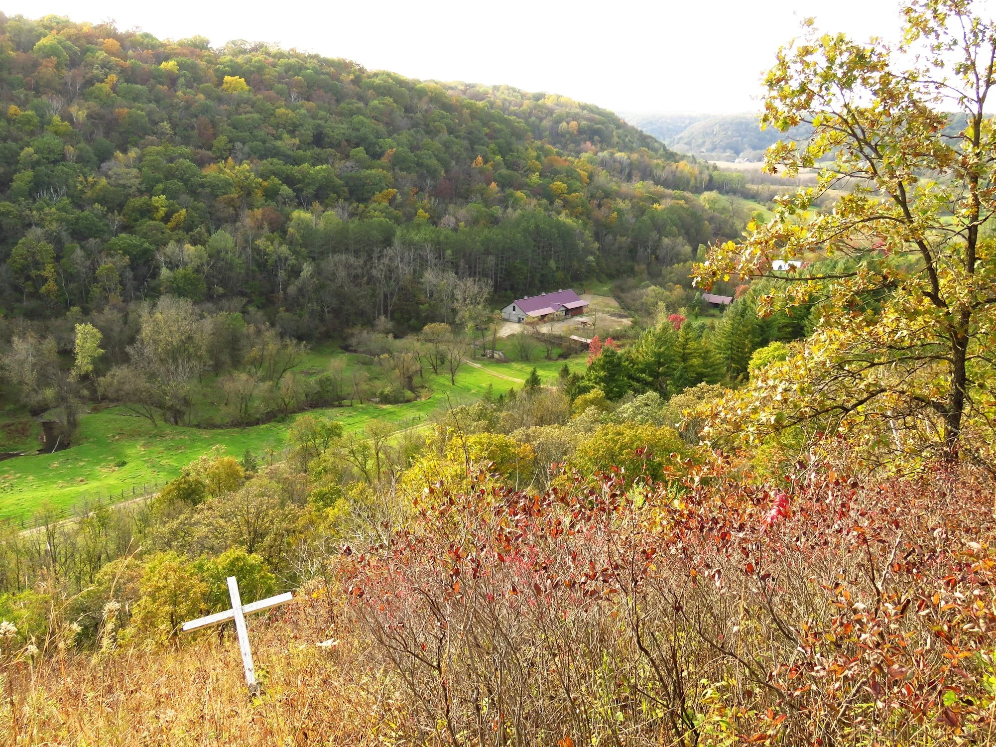 Cross in Autumn Valley SCBC 1.jpg