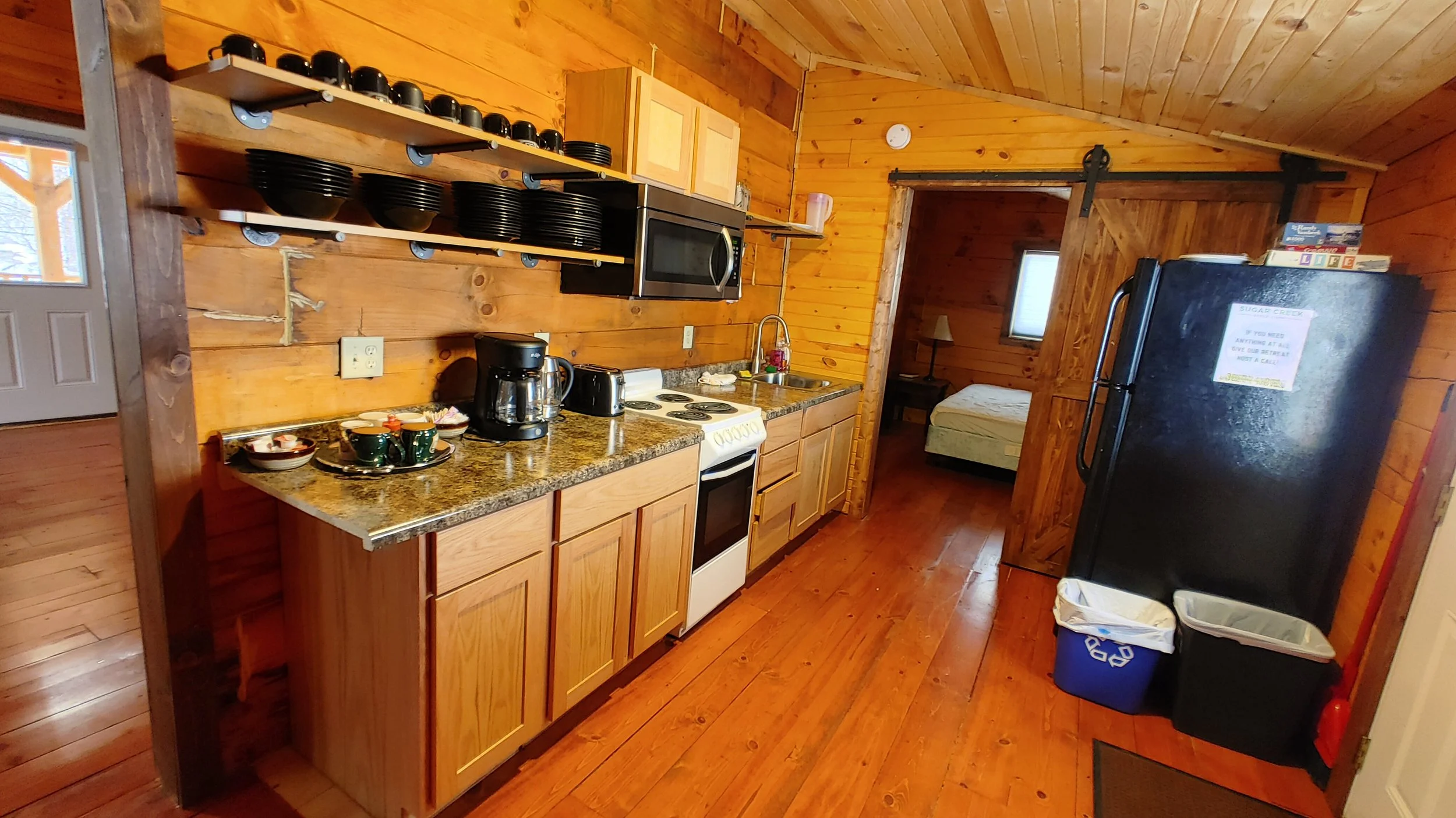 SP Log House 10 kitchen.jpg