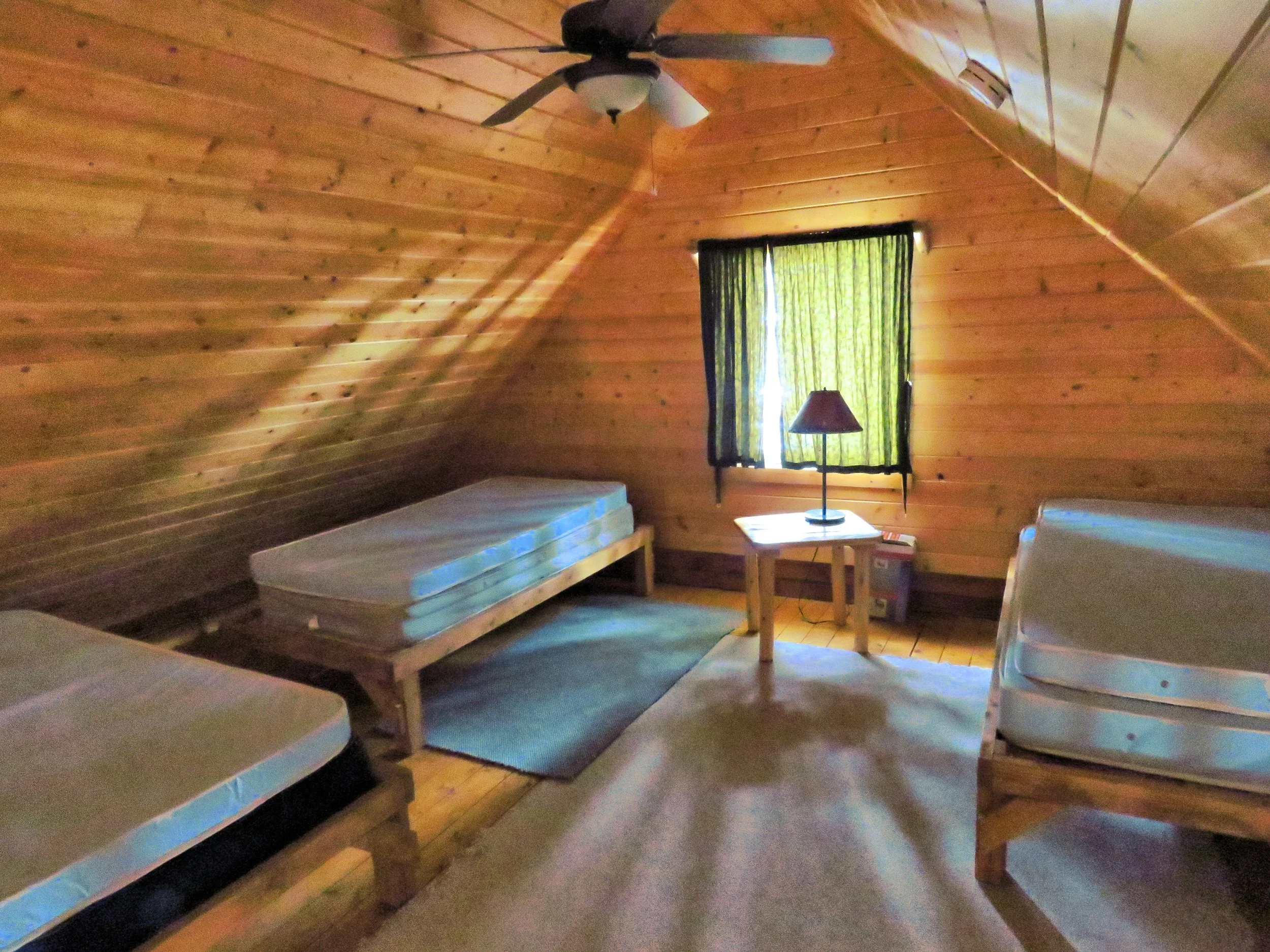 Cabin Loft 01.jpg
