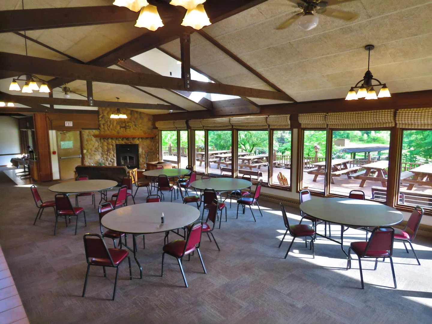 RC Dining int 04s.jpg