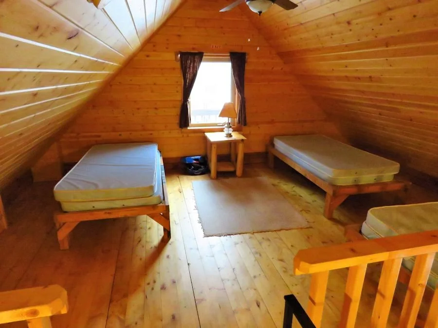 Log Cabin INSIDE 07 loft.jpg