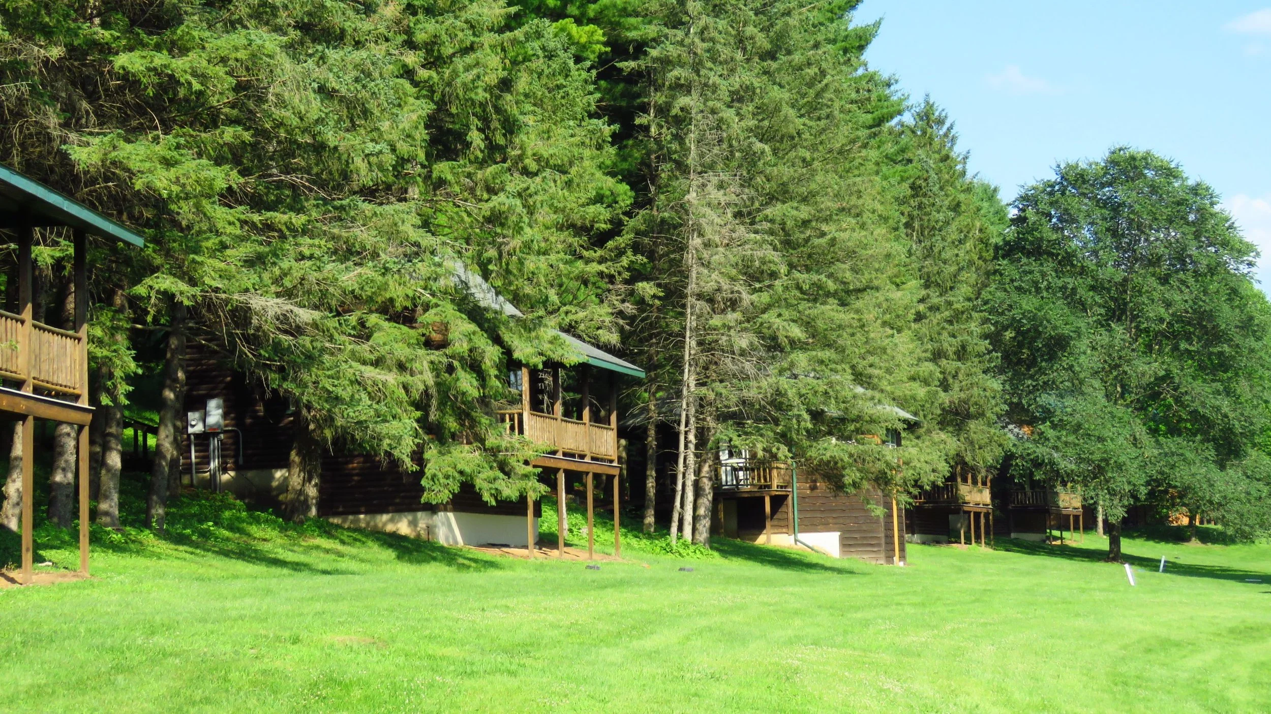 Log Cabin OUTSIDE 02 village fr north.jpg