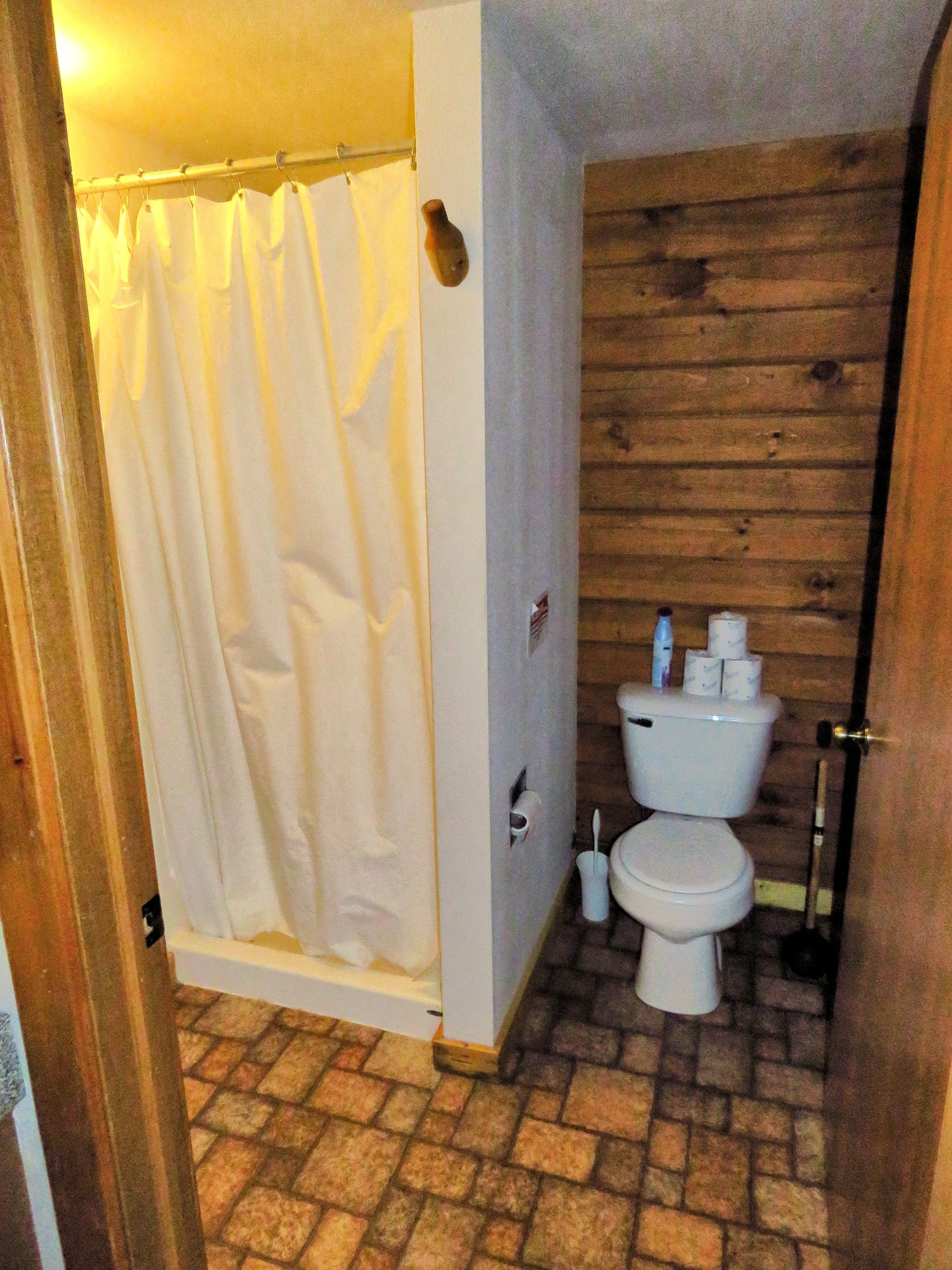Log Cabin RR 01.jpg