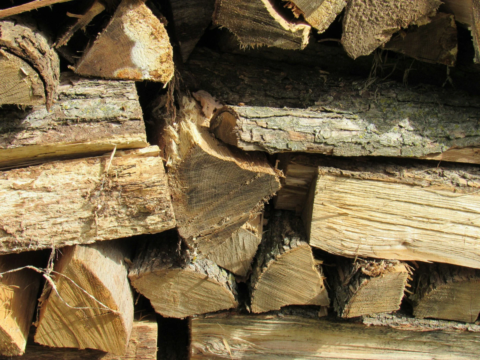 High quality sawn timber | 
Raw |
12,000 m3
