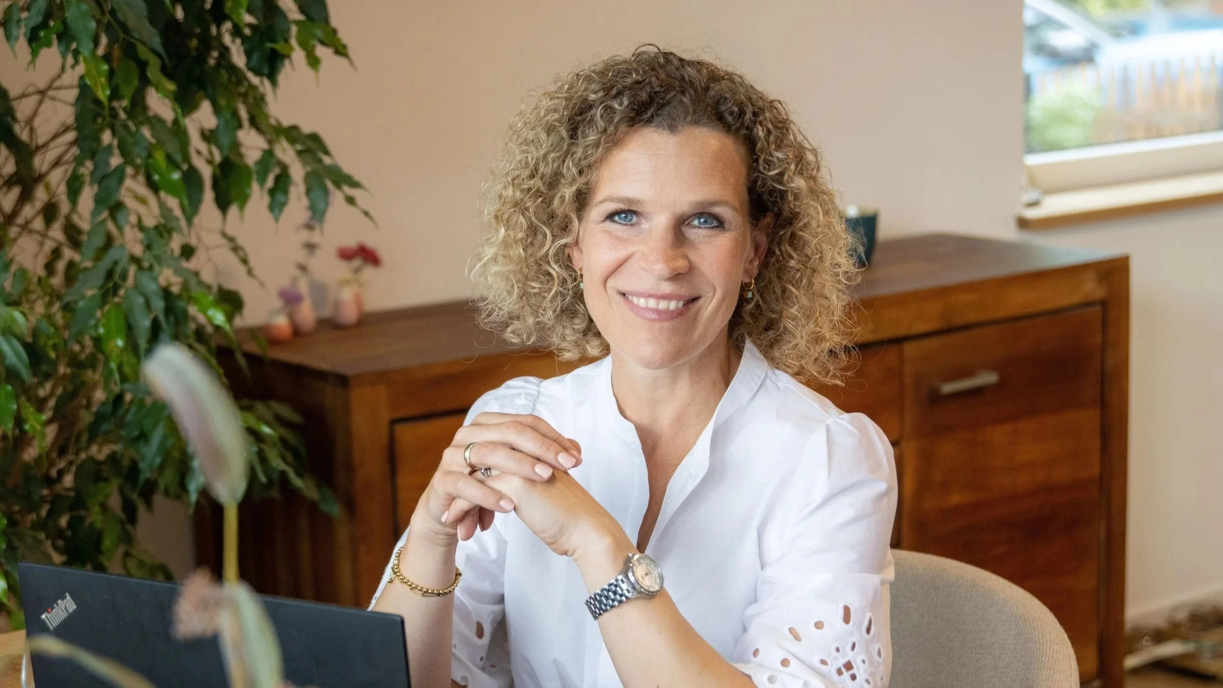 Coaching für Menschen mit Verantwortung – im Beruf und im Privaten. Melanie Harms-Ensink begleitet dich in Marburg zu mehr Klarheit und innerer Stabilität.