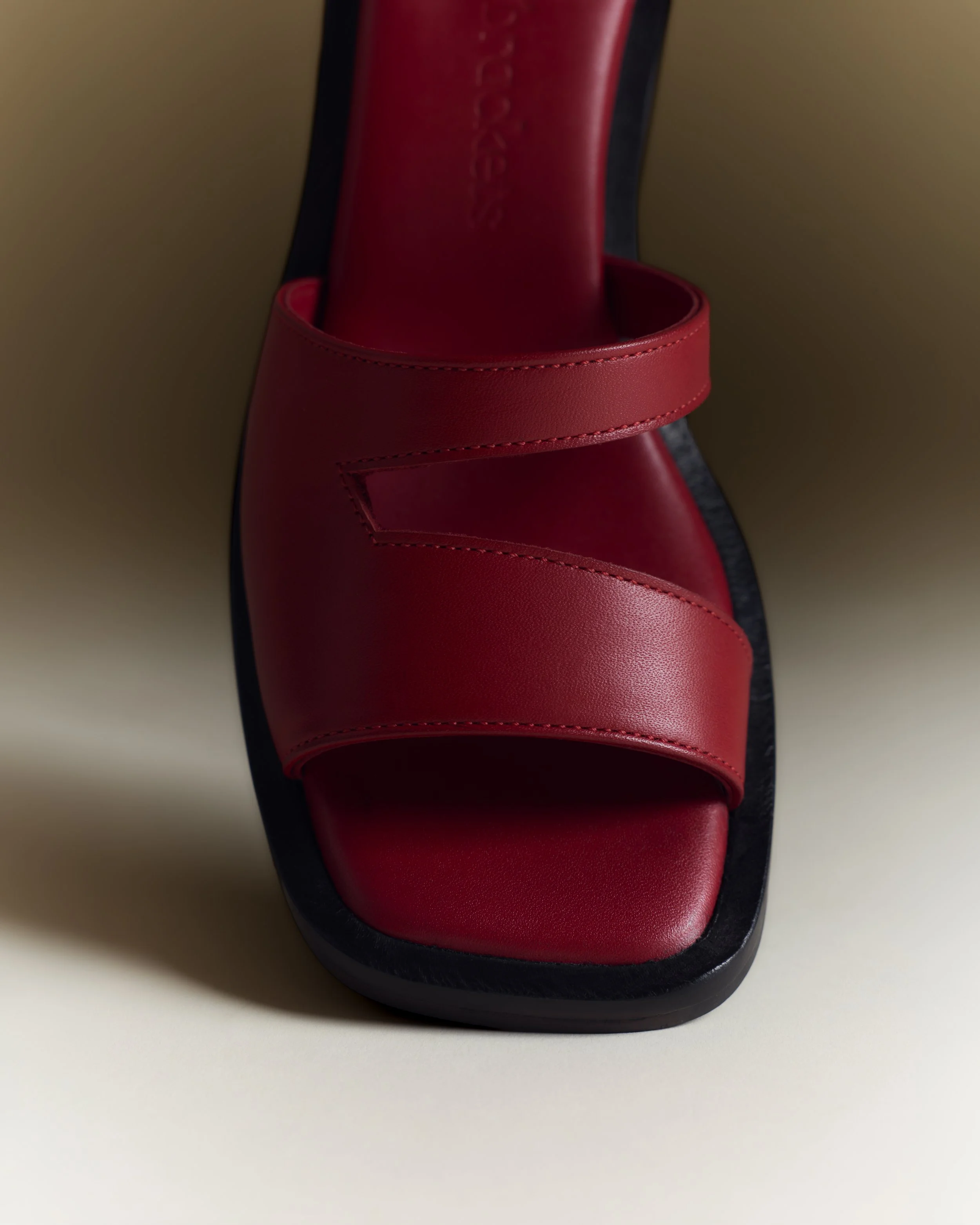 Slash in braket0024.jpg