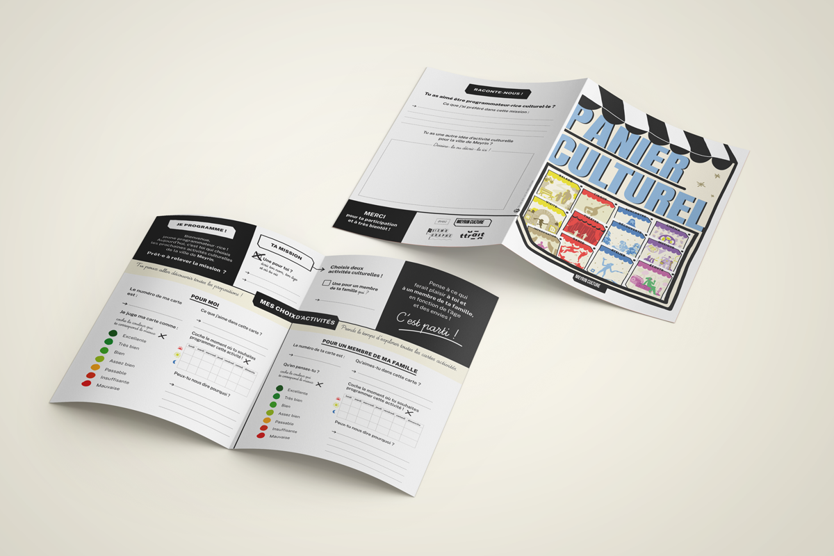 Brochure ouverte du projet d'atelier "Panier Culturel" en partenariat avec a-ttrait dévoilant des illustrations minimalistes et colorées, avec une couverture graphique moderne aux couleurs primaires.