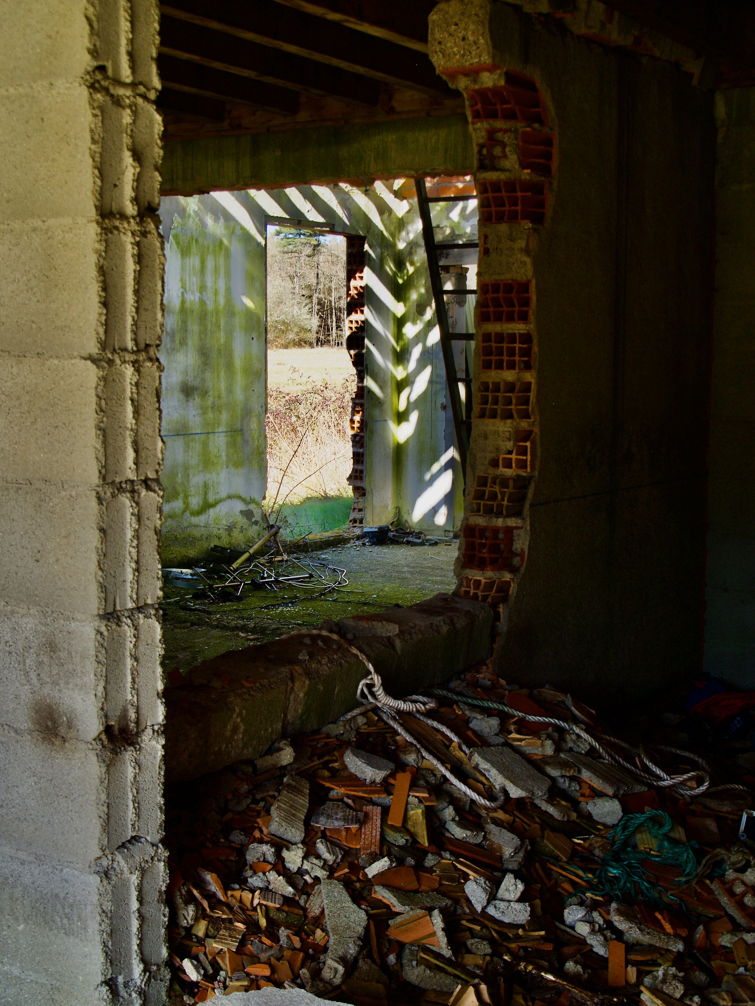 MAISONS ABANDONNÉES 