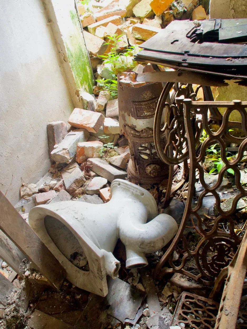 urbex-pierrefitte-sur-sauldre-17-936.webp