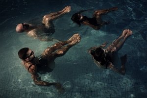 Waterproof.
live art, direction