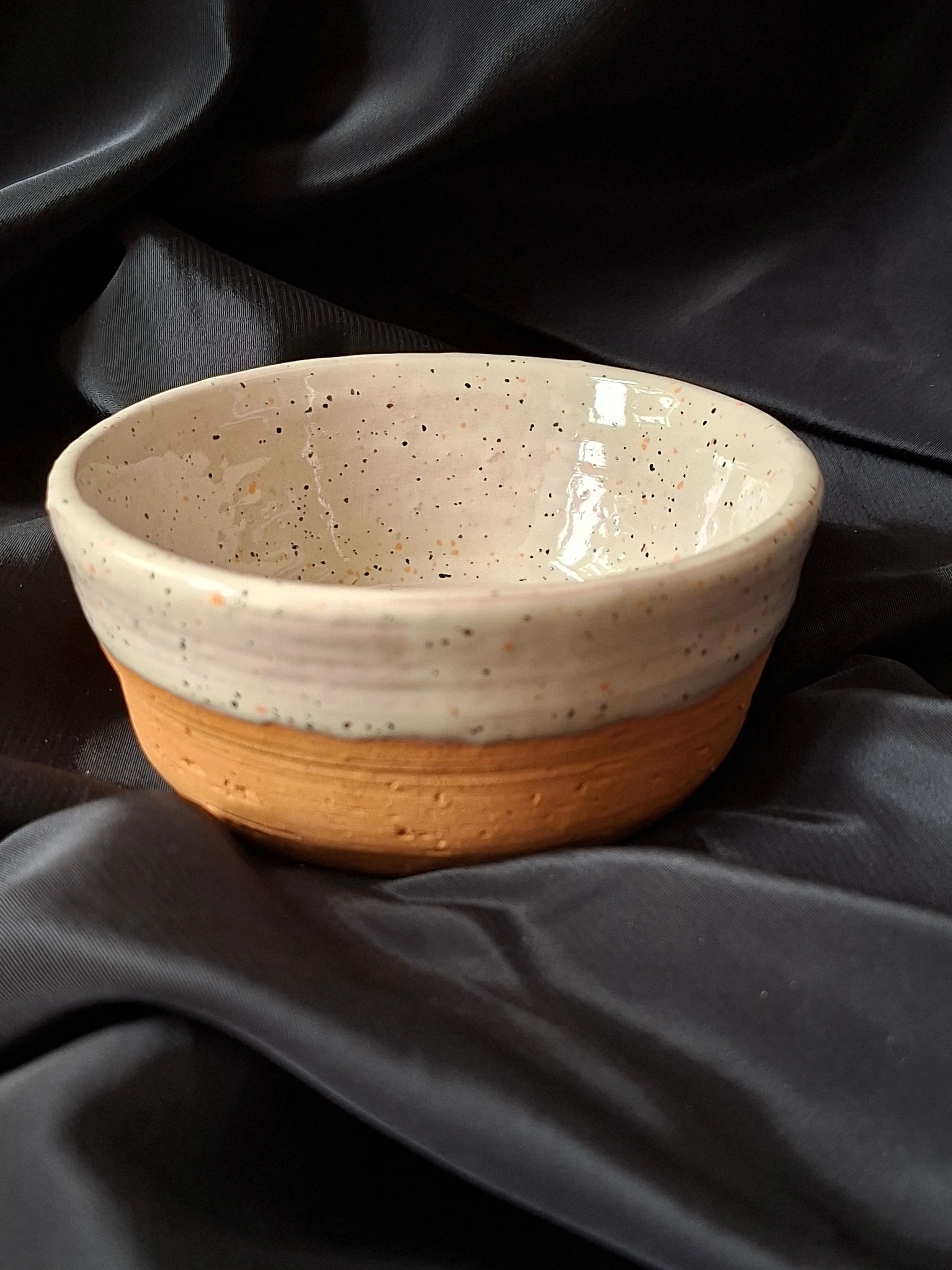 Small speckled vanilla bowl