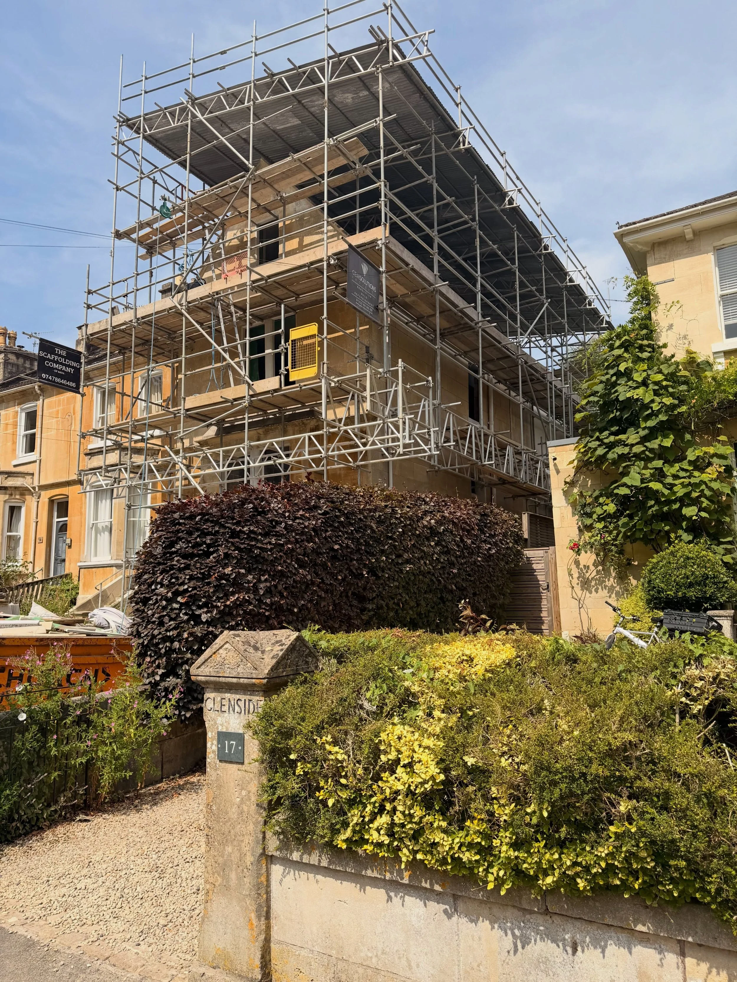 Roofing works finally completed on our Widcombe project 🤩 new sash windows throughout arriving next week and then once they are fitted be nice to get the scaffold down which opens up the next stage of works of rear garden landscaping and side extens