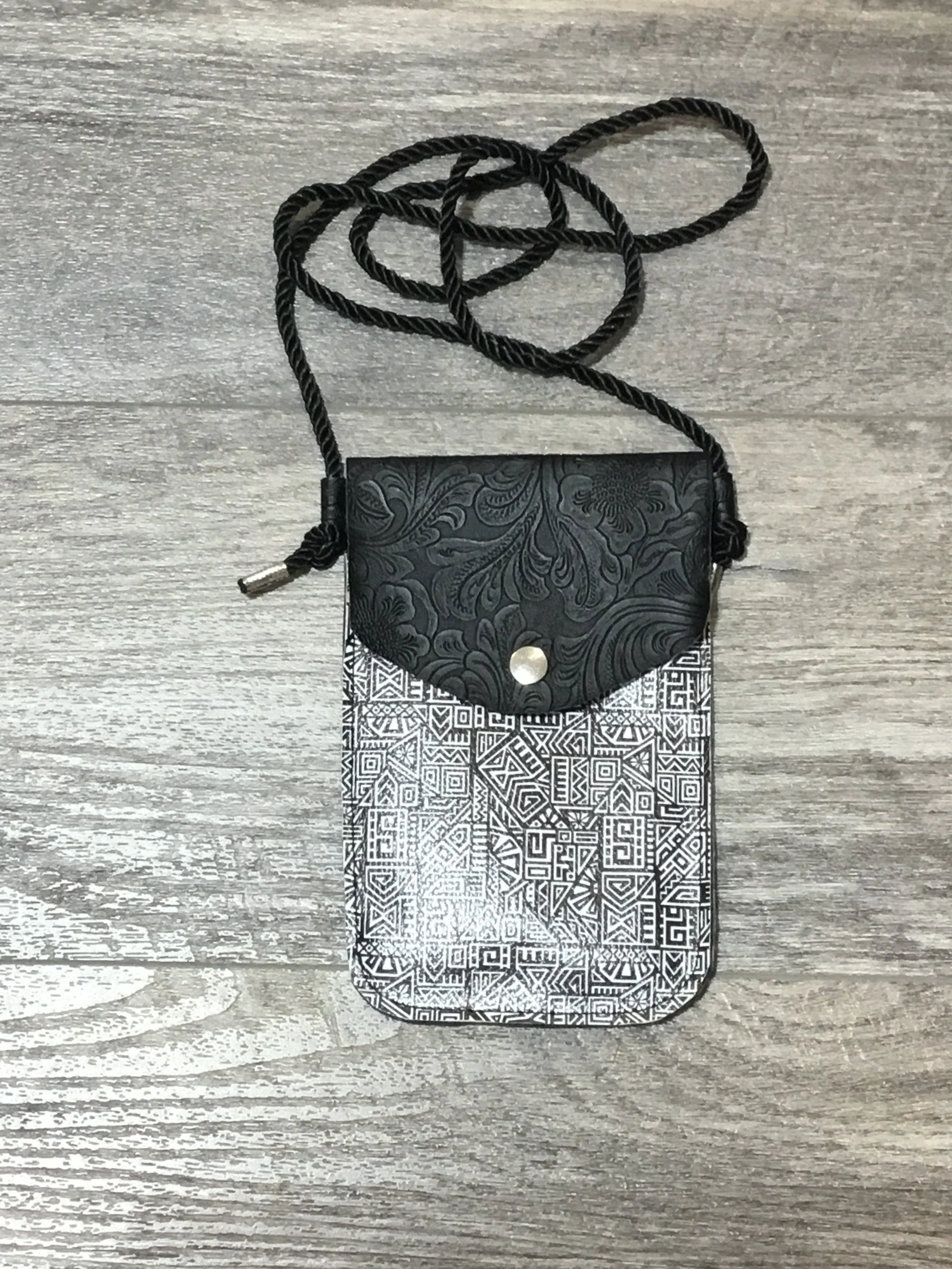 Maze Crossbody