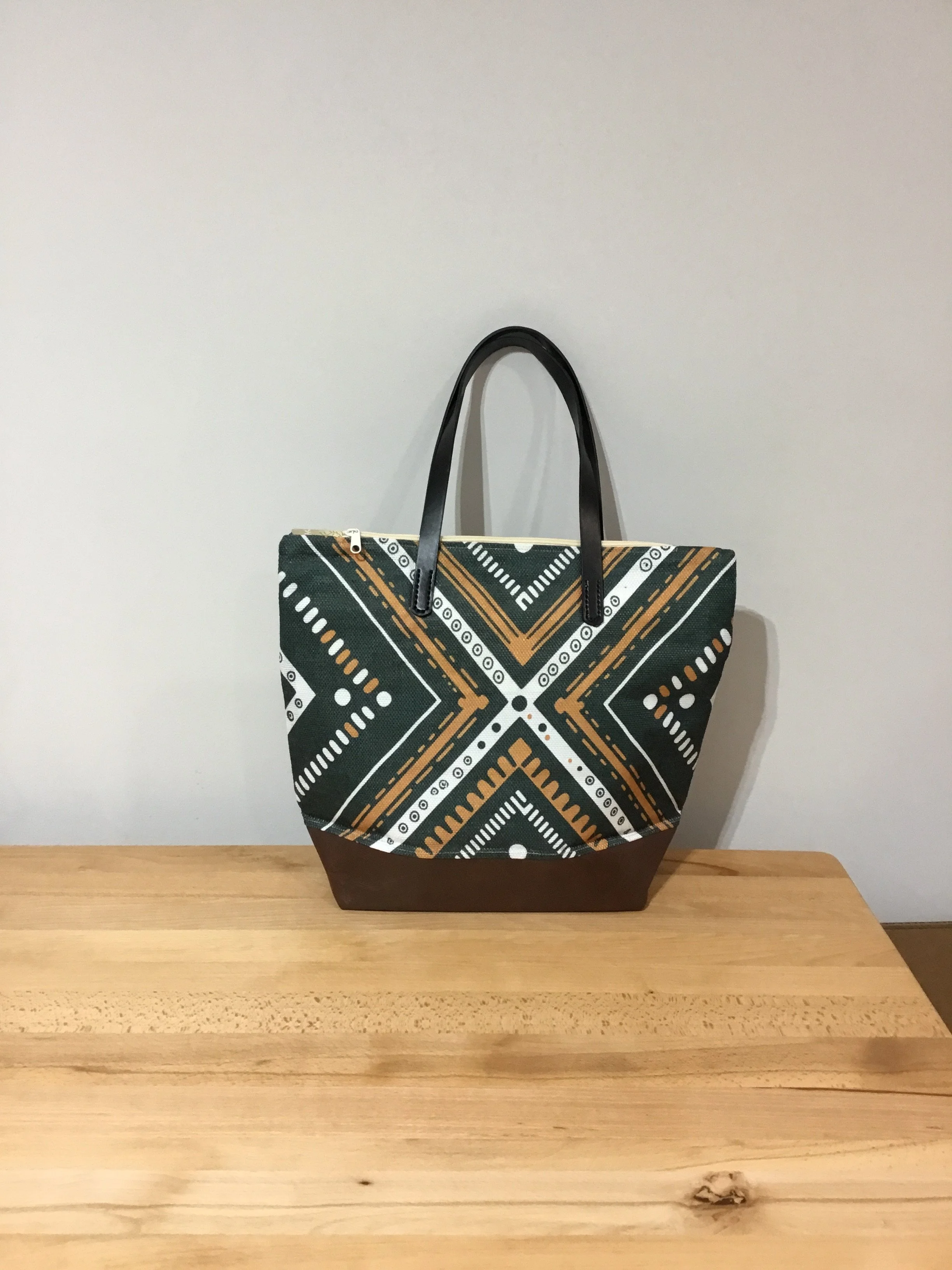 Black Horizon Tote