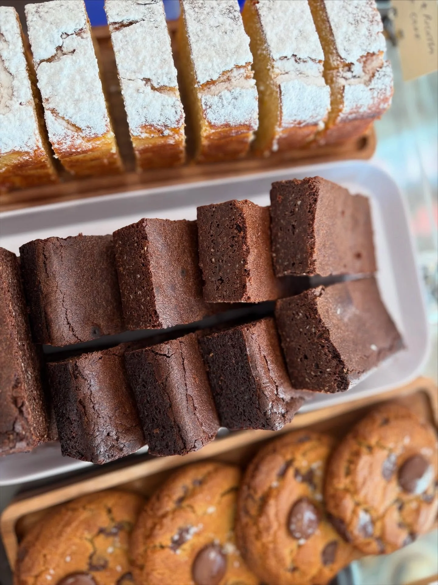 Cake and coffee kind of day! #louttitbaybakery #lornebakery #surfcoastbakery #surfcoastbakehouse #bakedonsite #lorne #visitgreatoceanroad #callebaut @lovelorne