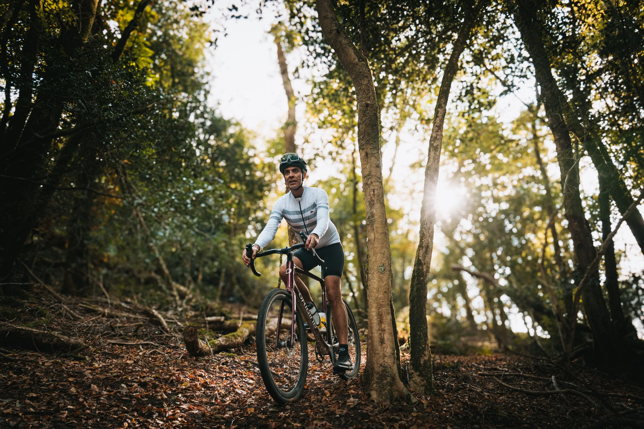 cycliste en gravel dans le finistère