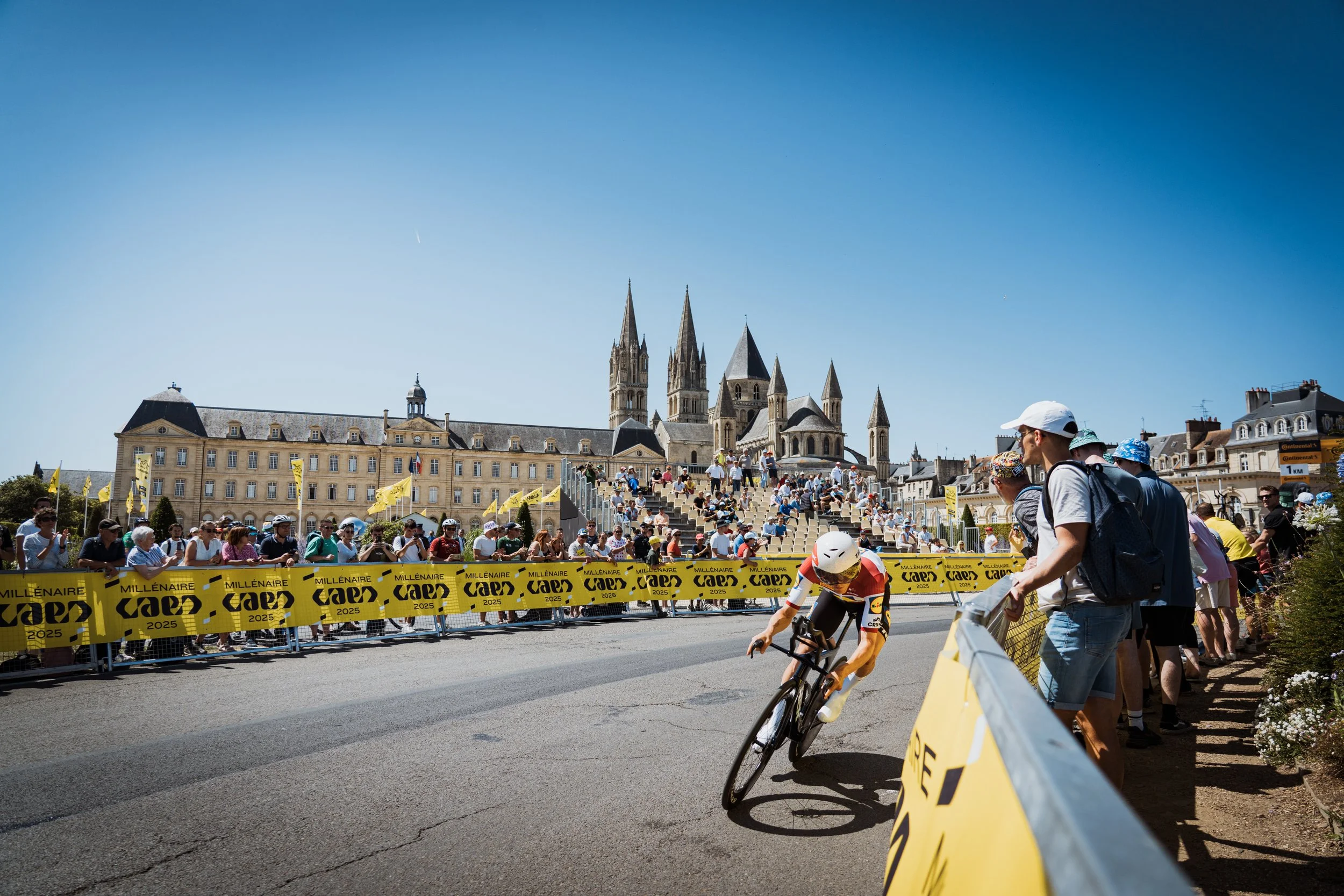 TOUR DE FRANCE