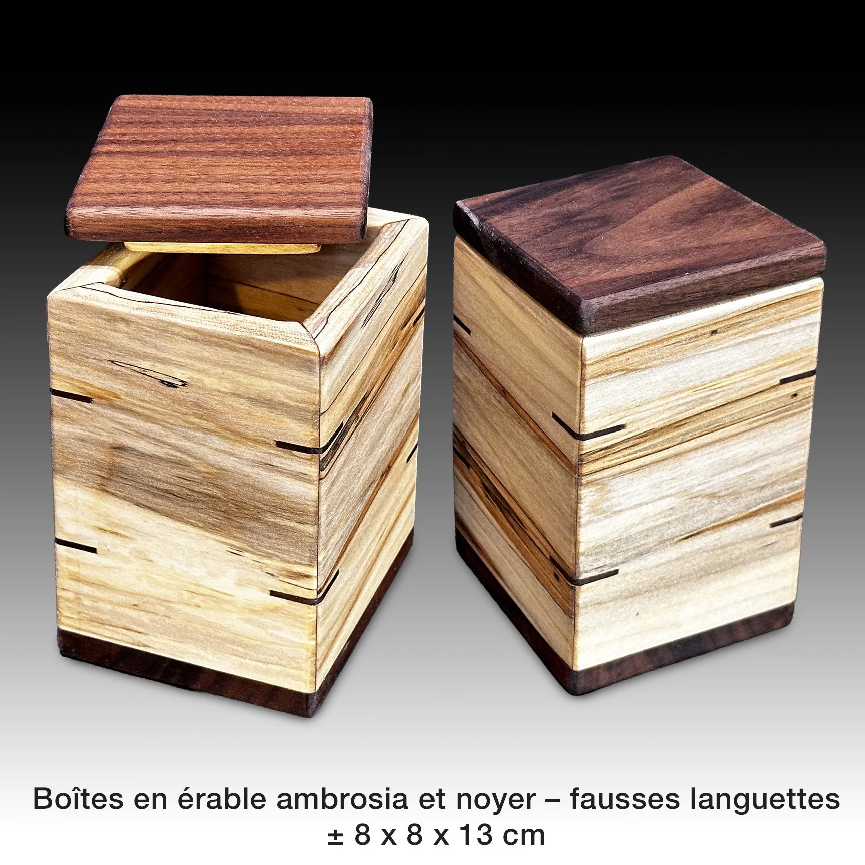Petites boîtes en bois pour épices, thé, sel. Small wood boxes with spline joints for spices, tea or salt.