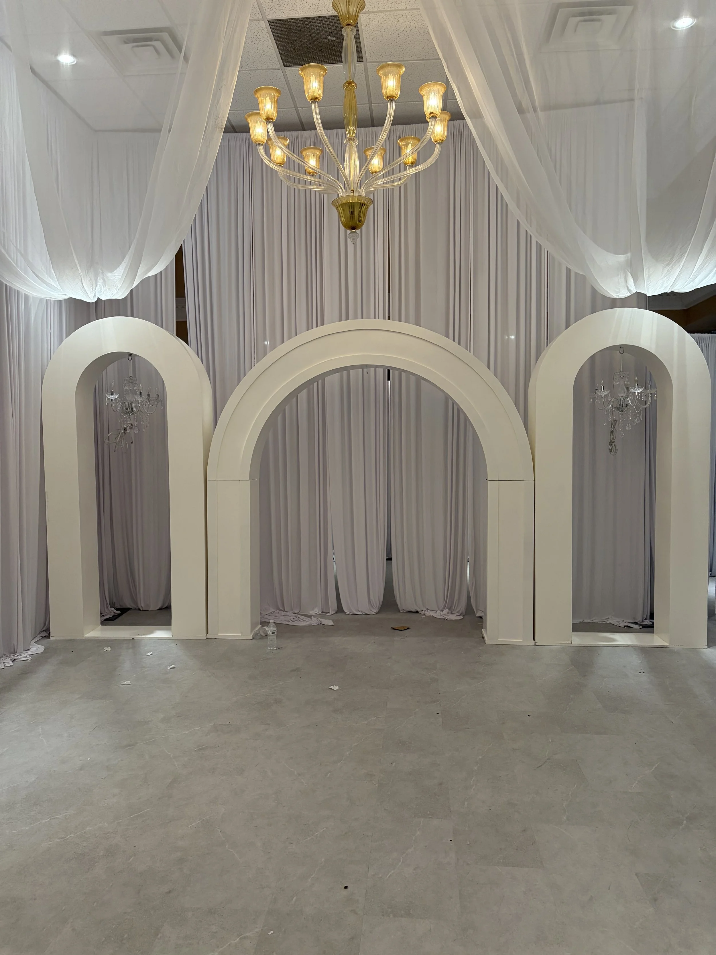 Set Elegant Multi-Arch Backdrop