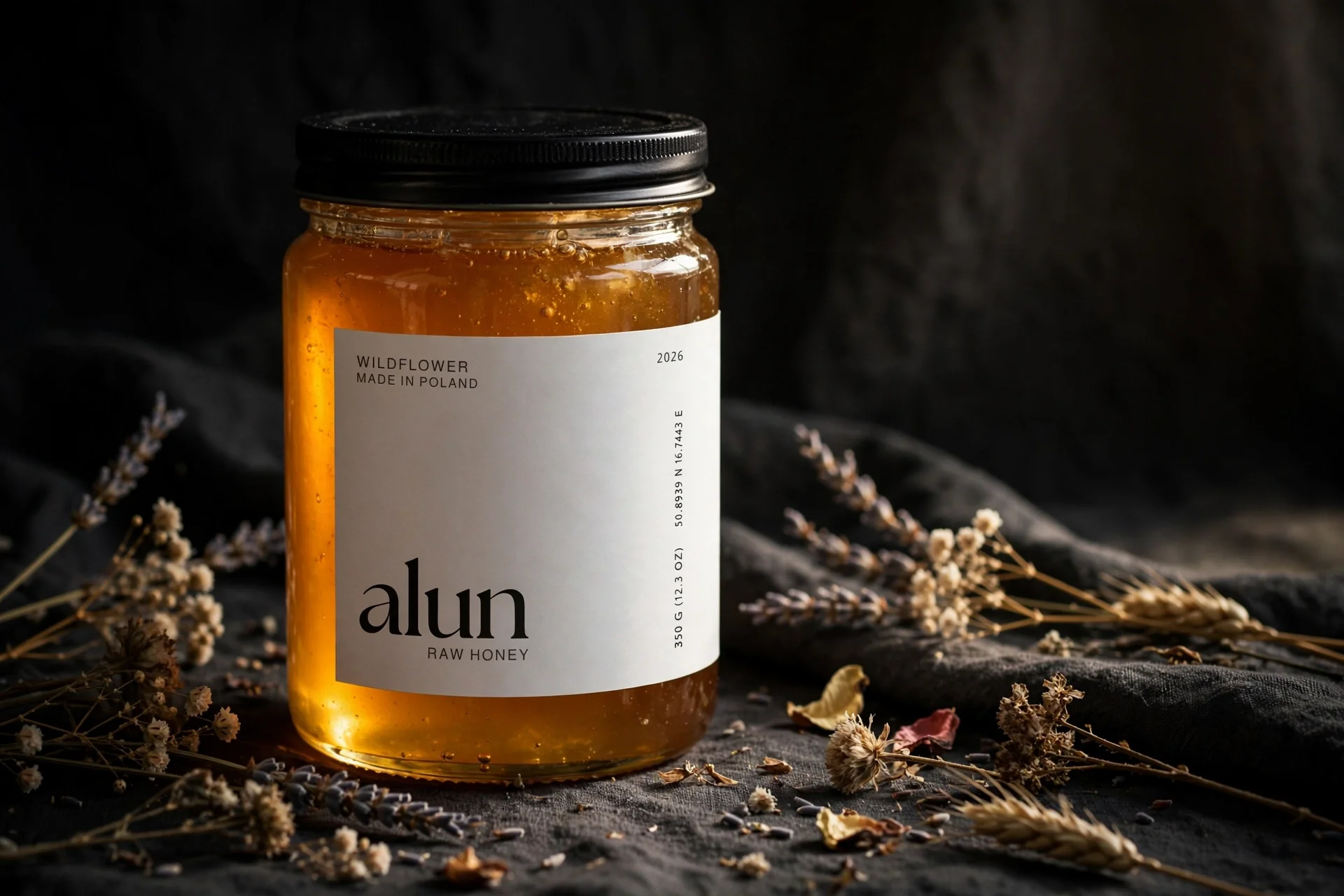 honey_jar_editorial_3.webp