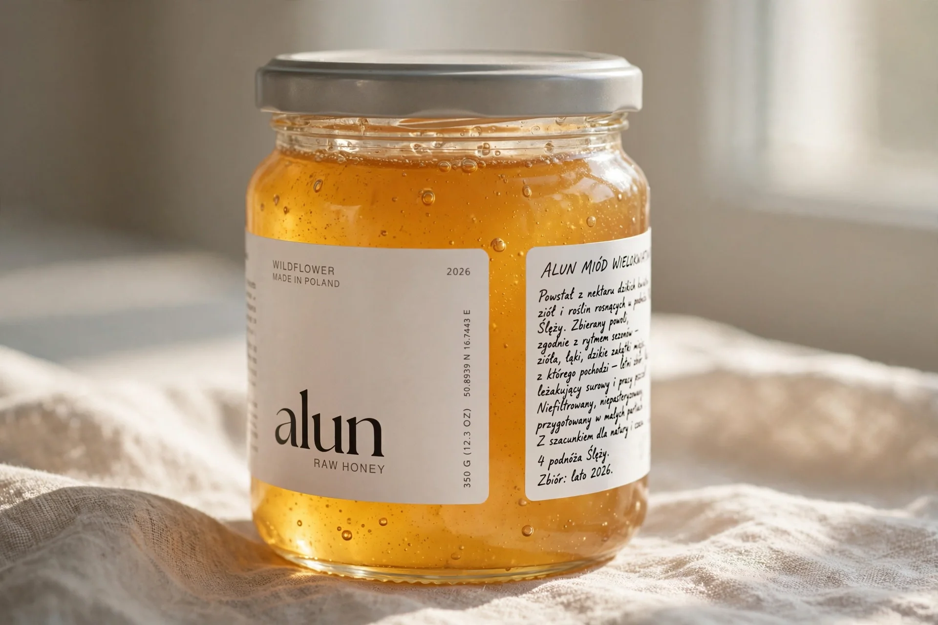 honey_jar_editorial_2.webp