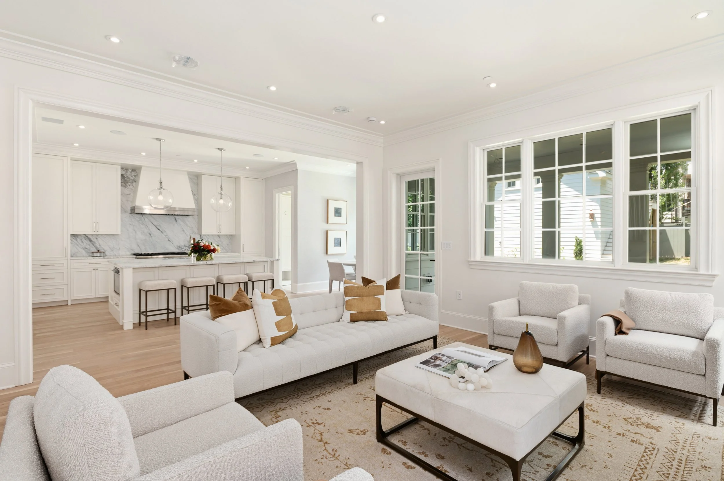06-Gourmet Eat-in Kitchen and Family Room.jpg