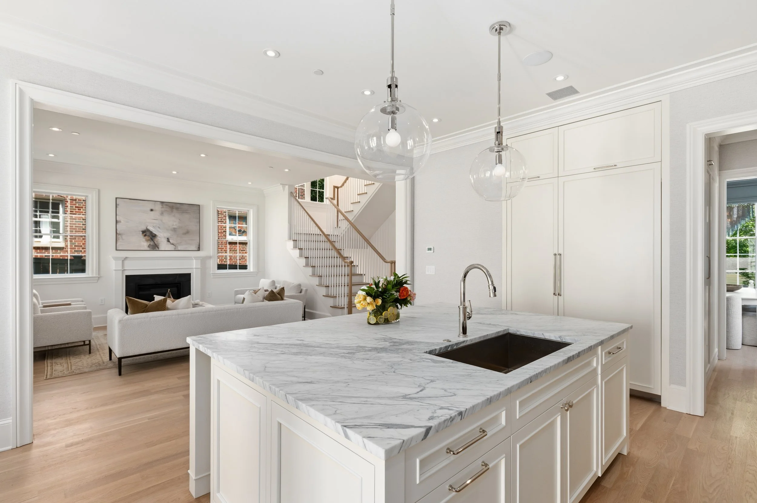 04-Gourmet Eat-in Kitchen and Family Room.jpg