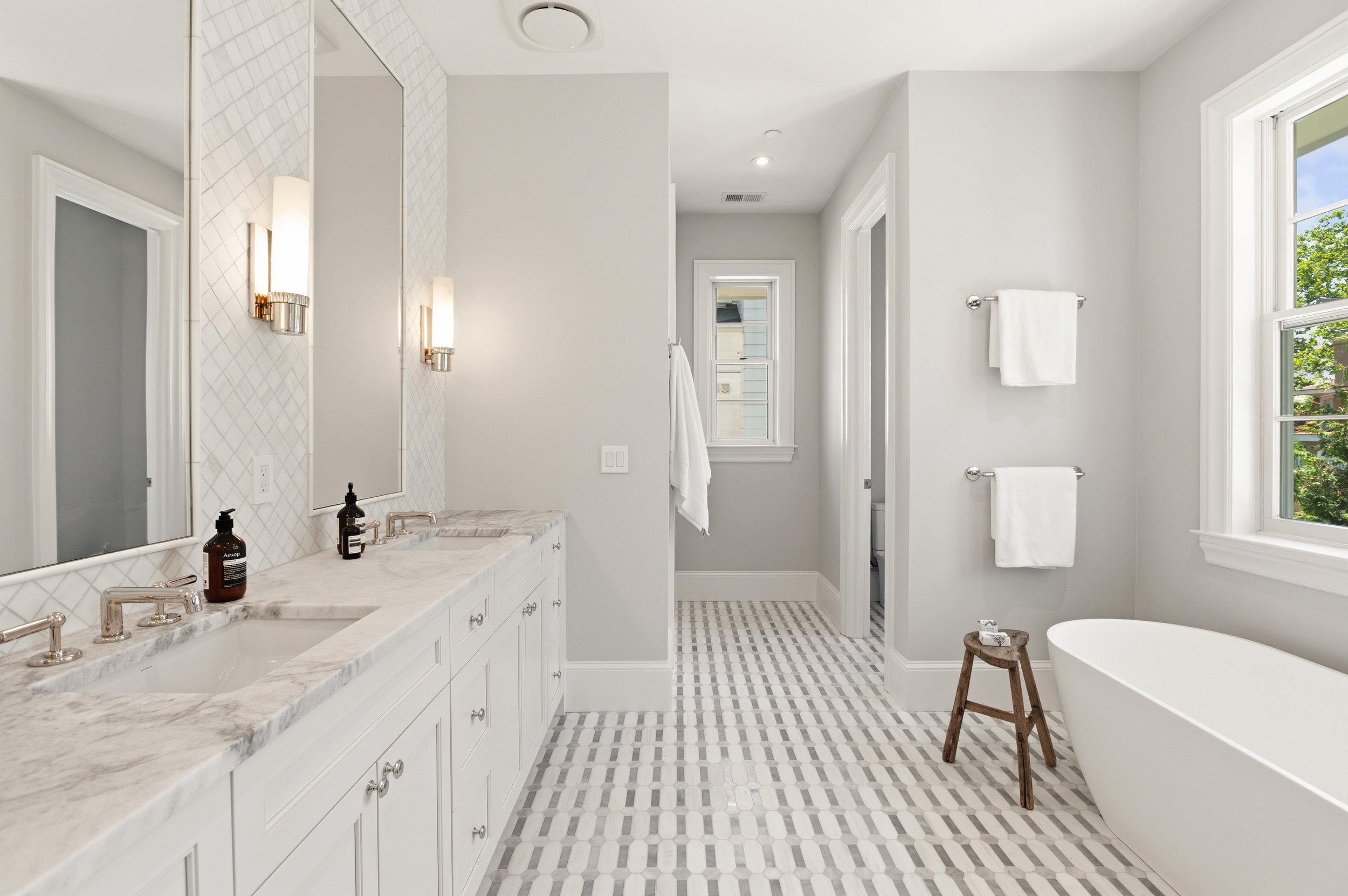 18-Primary Ensuite.jpg