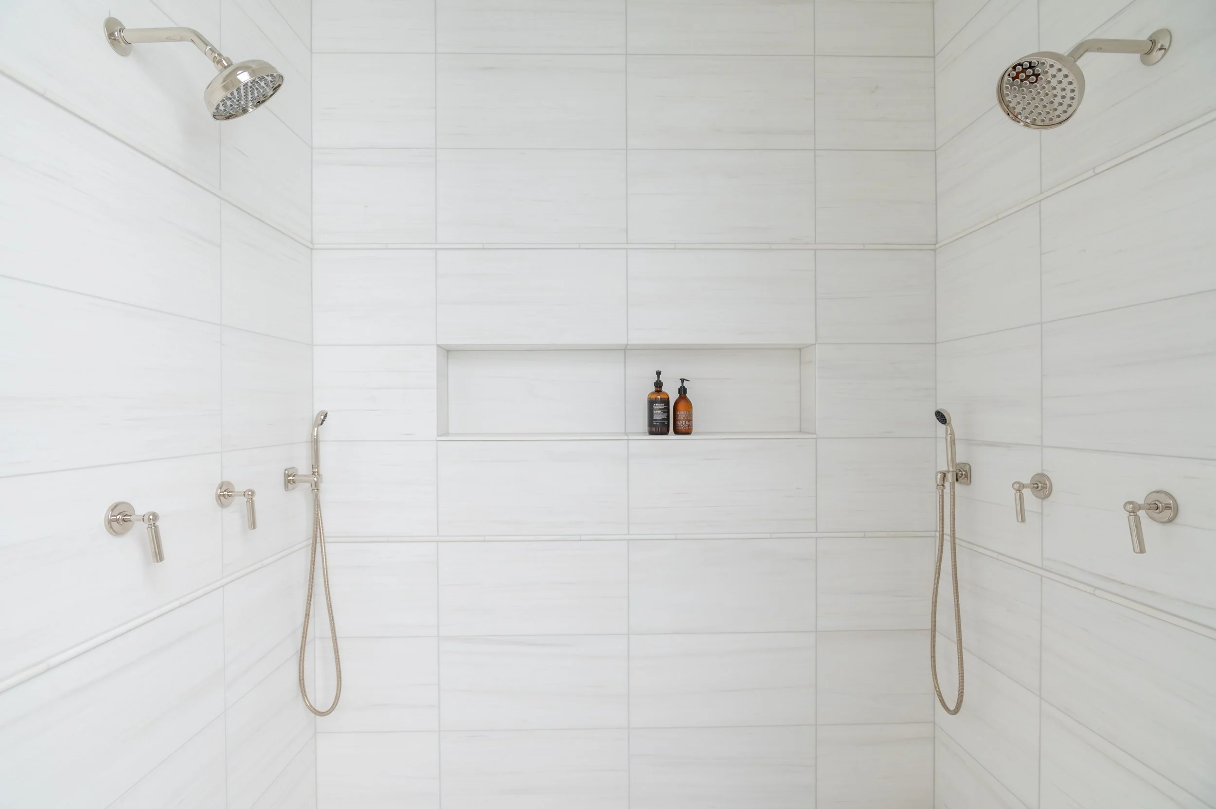 21-Primary Ensuite.jpg