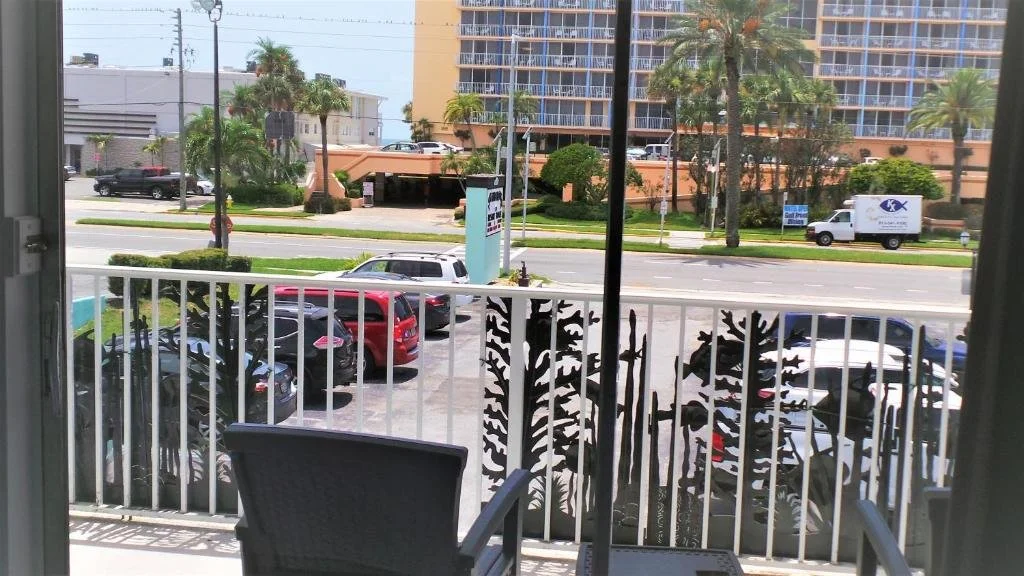 Large Spacious Balcony Room
