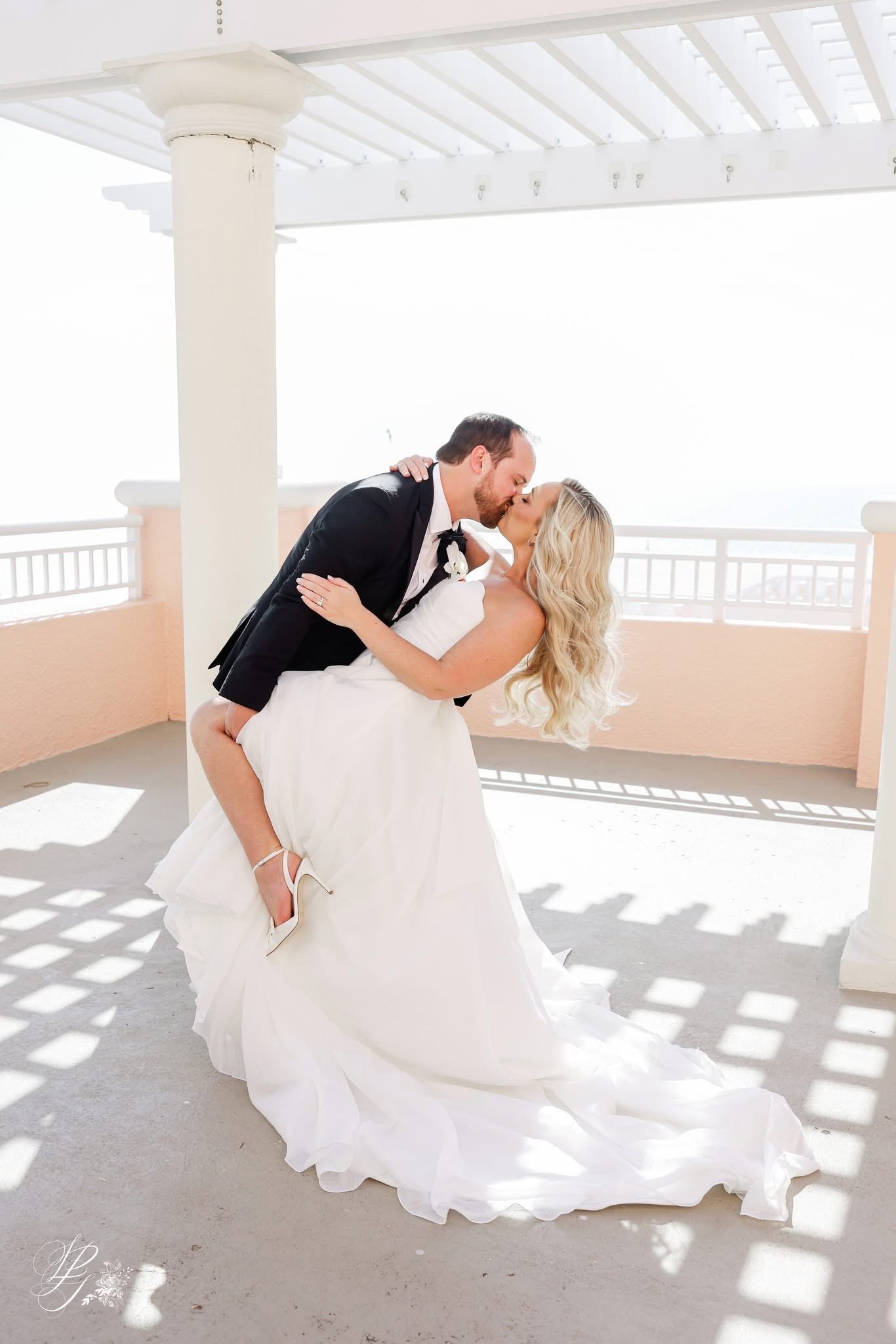 Emily Kyle Beauty, Tampa Bridal Hair and Makeup Artist, Florida Bridal Hair and Makeup, Hollywood Glam Waves, Soft Glam Makeup Artist, Luxury Bridal Beauty, Destination Wedding Hair and Makeup, Tampa Bridal Hair