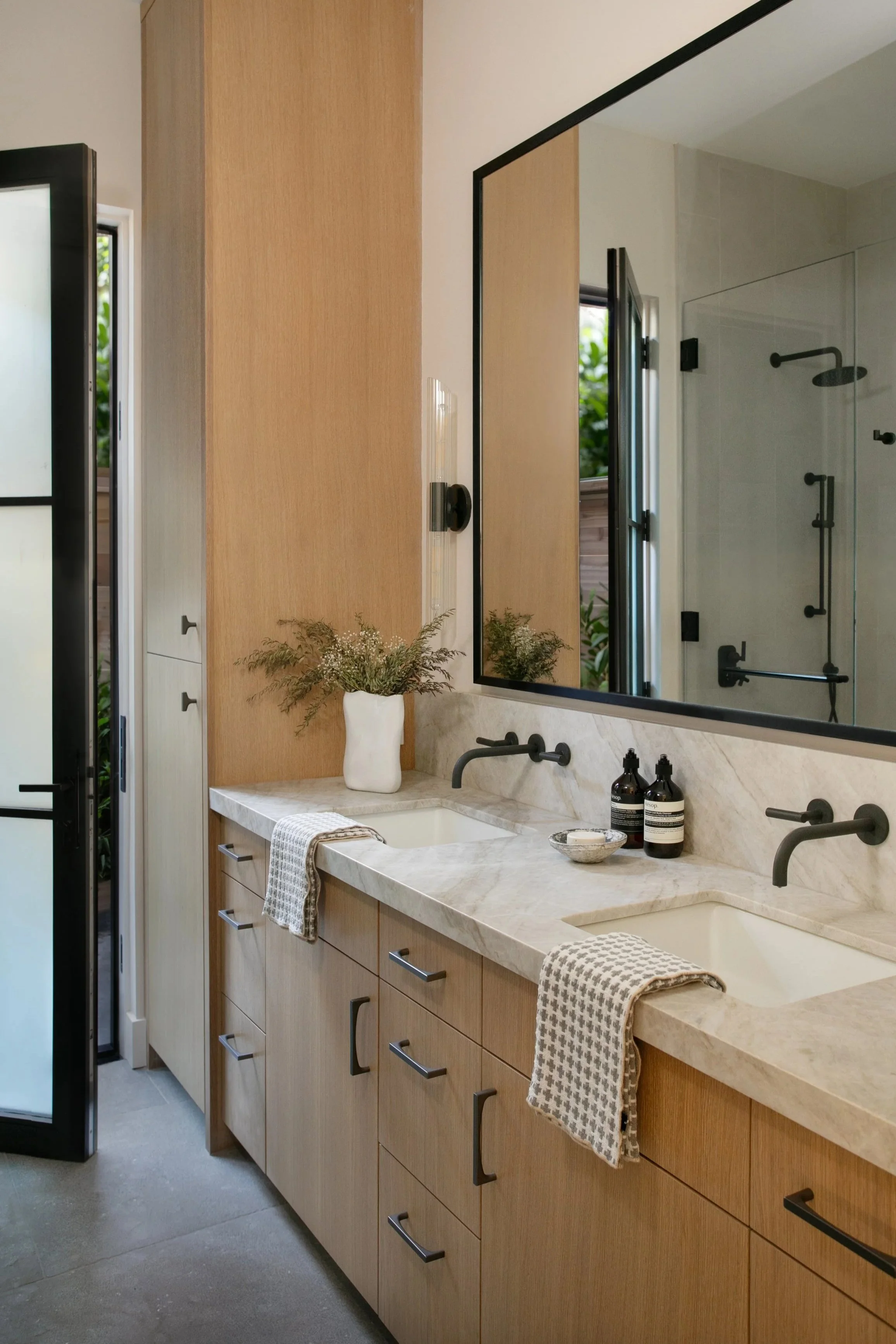 011526_AllieJaneDesign_PrinceAve_Erochephoto_Seq3048L.jpg