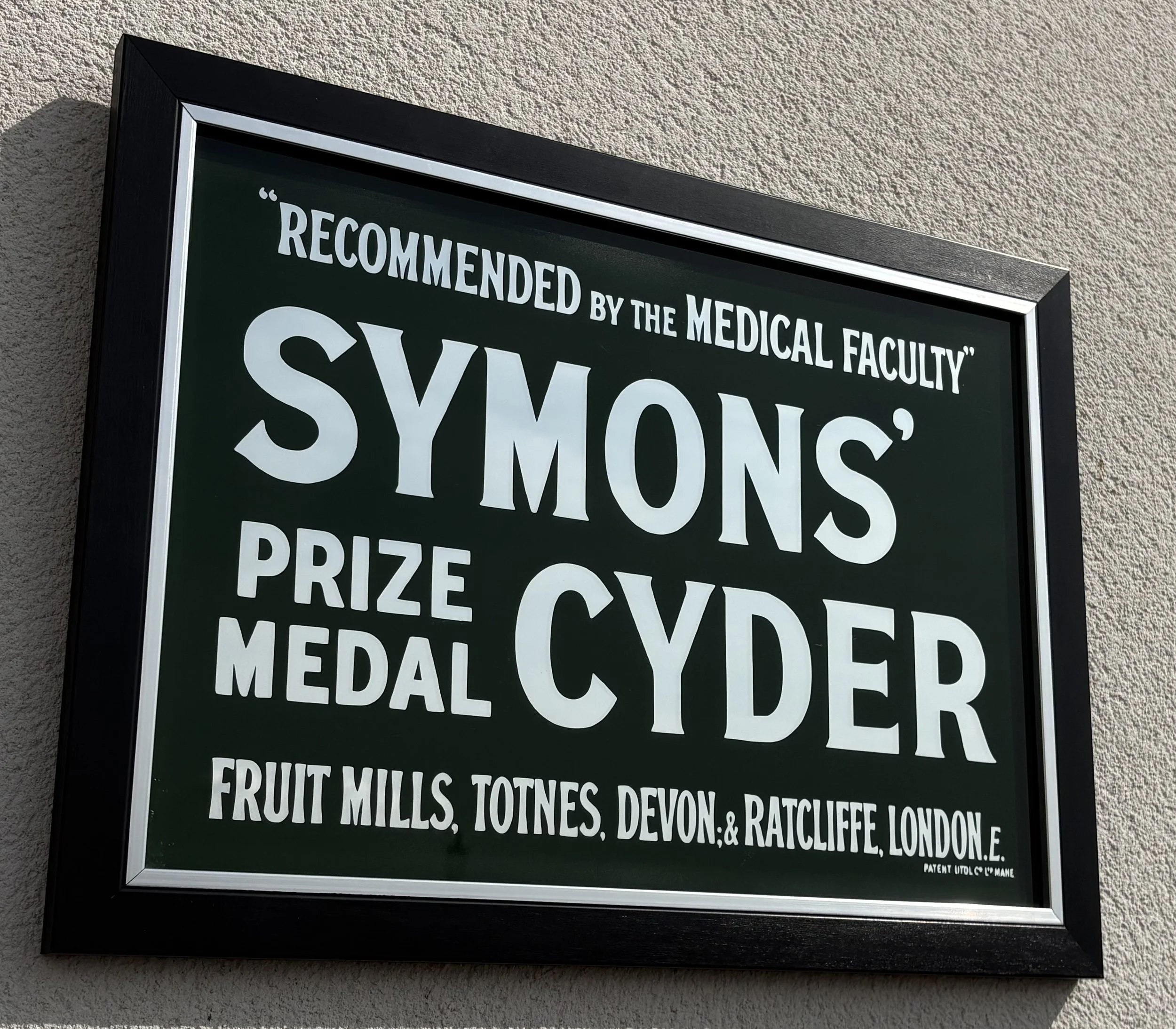 Symons' Prize Medal Cyder vintage kitchen style reverse glass mirrored advertising sign by Filey Pier Limitedrored advertising sign by Filey Pier Limited