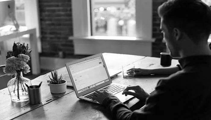 Website designer developing a custom business website focused on responsive web design, user experience, performance optimization, and business growth.