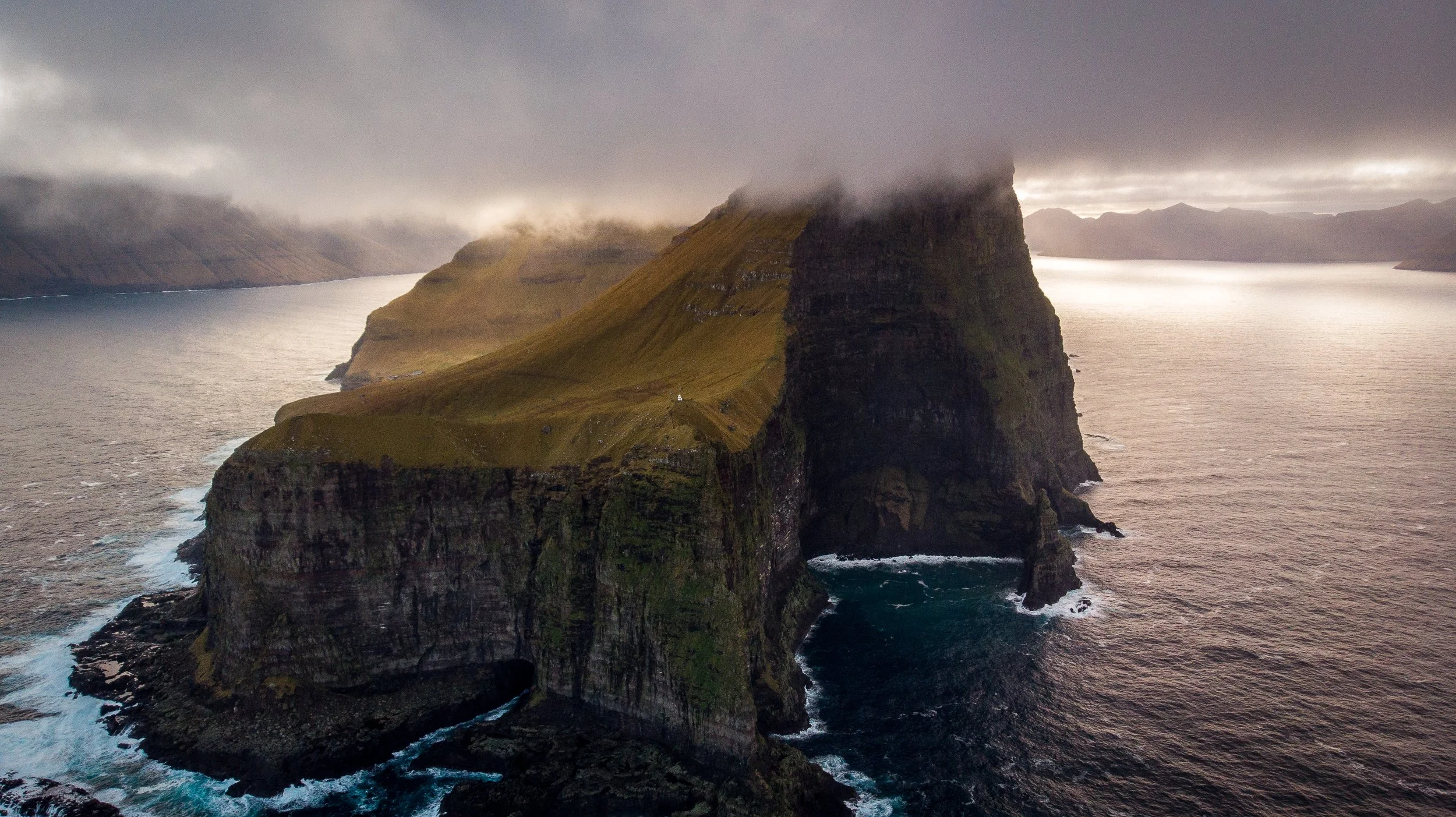 Kallur Lighthouse - Kalsoy - Faroe Islands-1.jpg