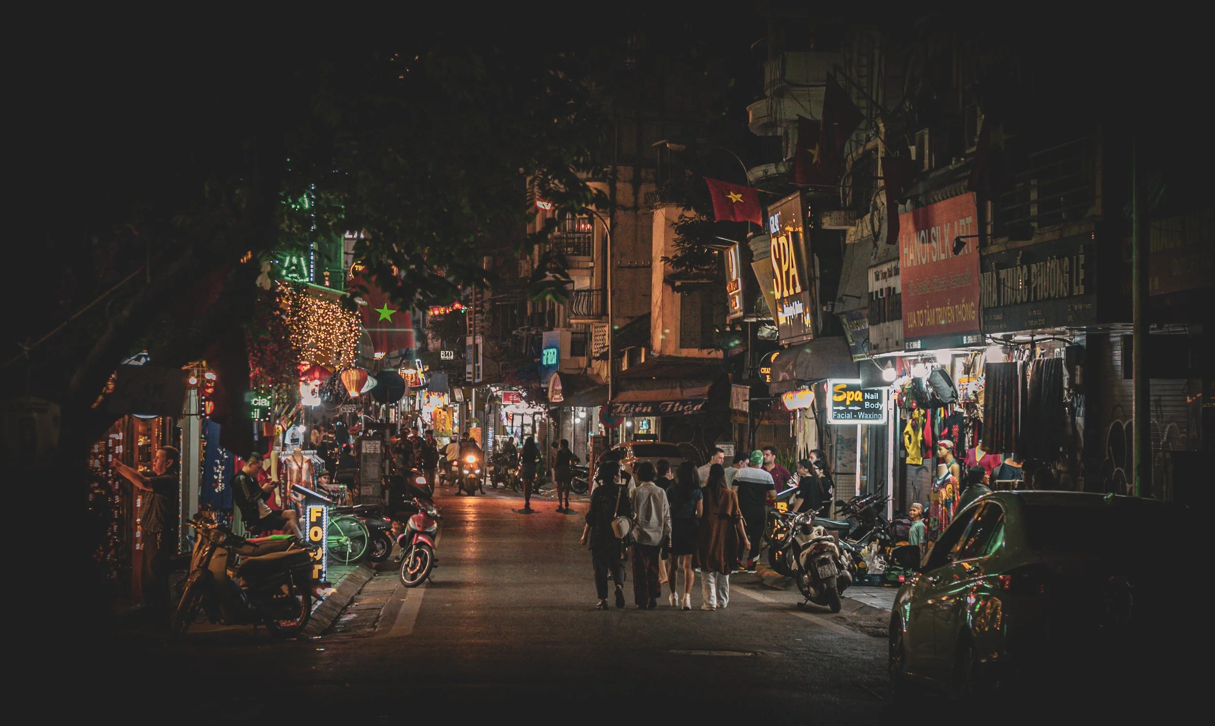 Hanoi_night_market-7.jpg