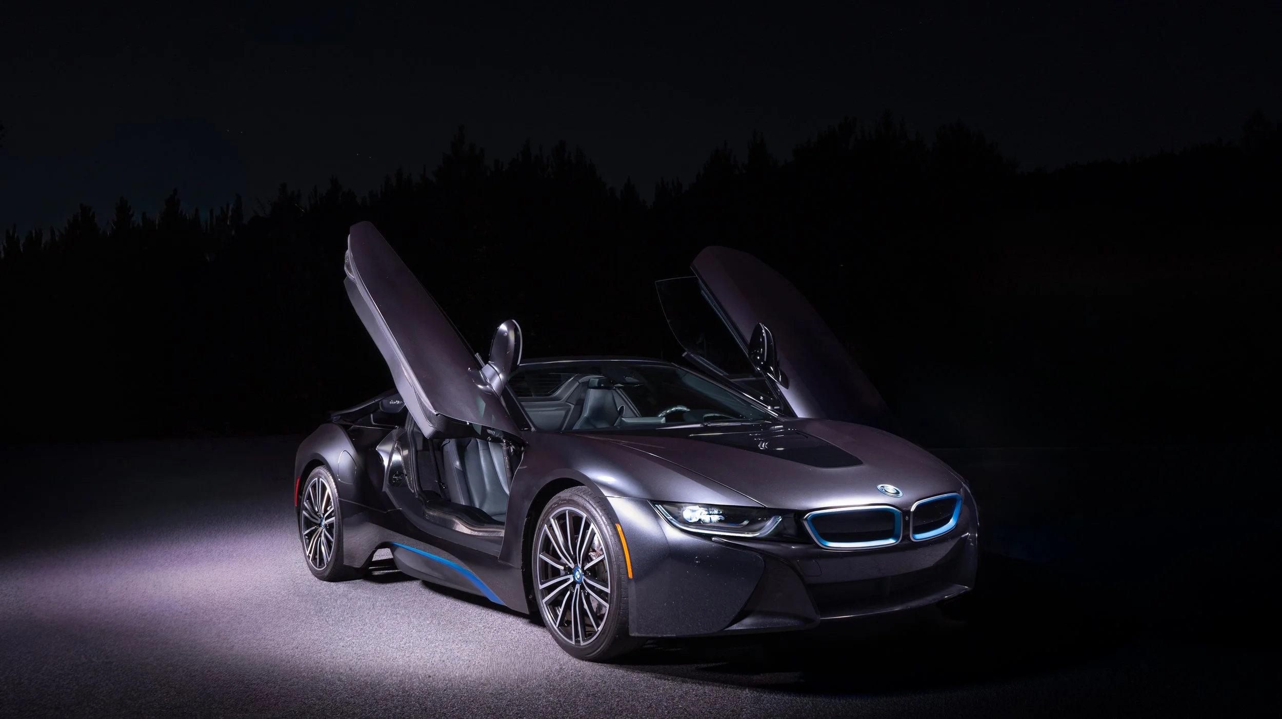 i8 doors open.jpg