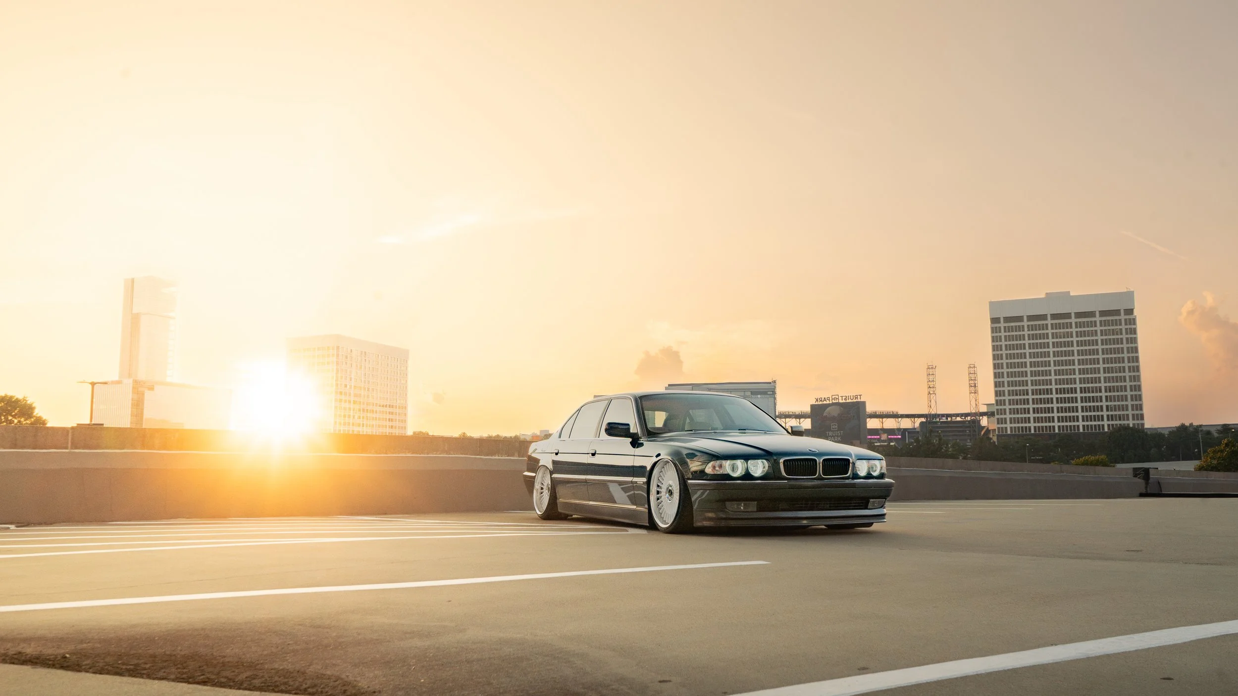 BMW 740iL (E38): Slammed