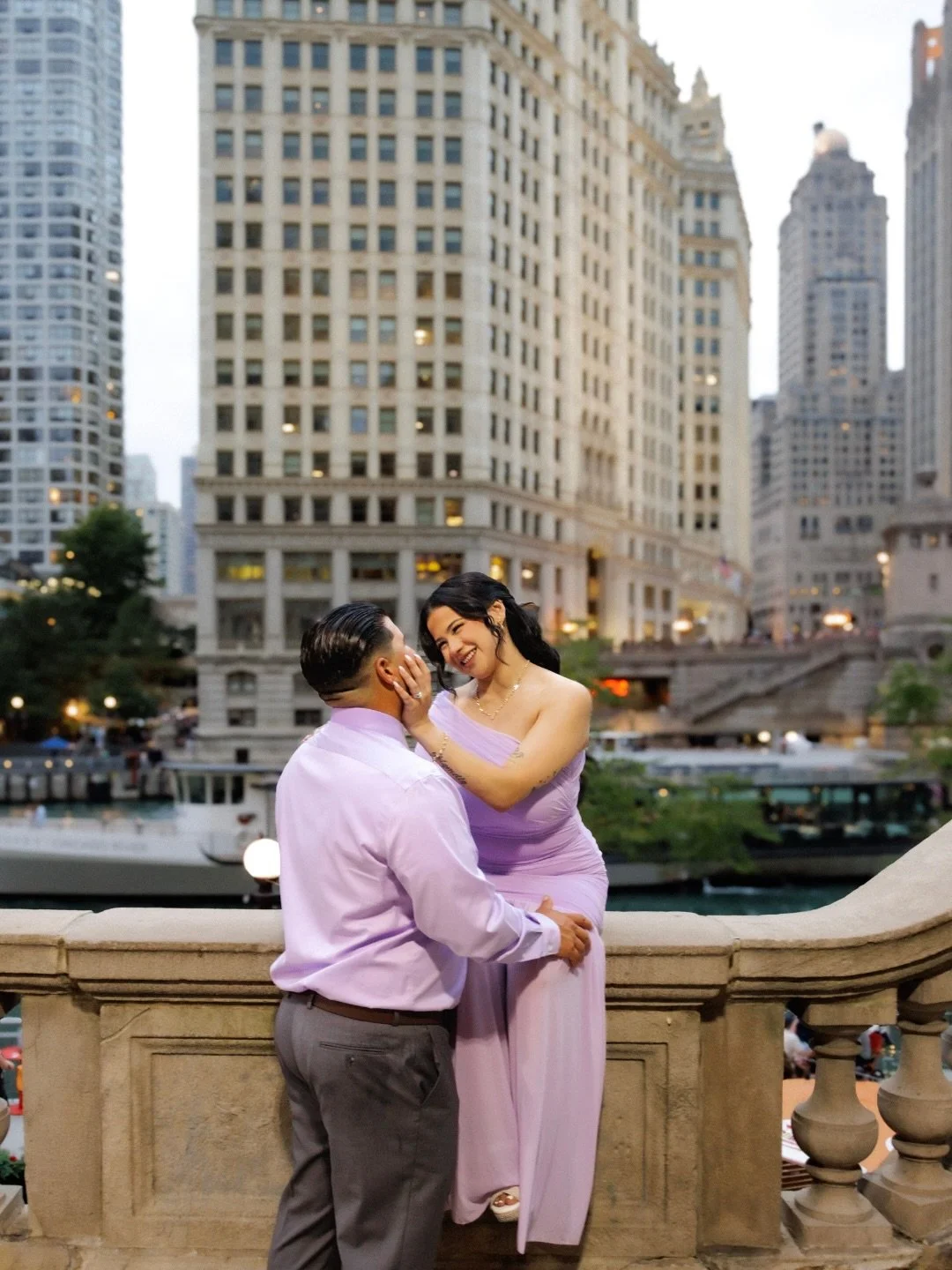 An afternoon in the city, celebrating something worth remembering 🤍💍

#chicagoengagementphotographer #chicagocouplesphotographer #chicagoengagementphotos #chicagophotographers #chicagoengagement