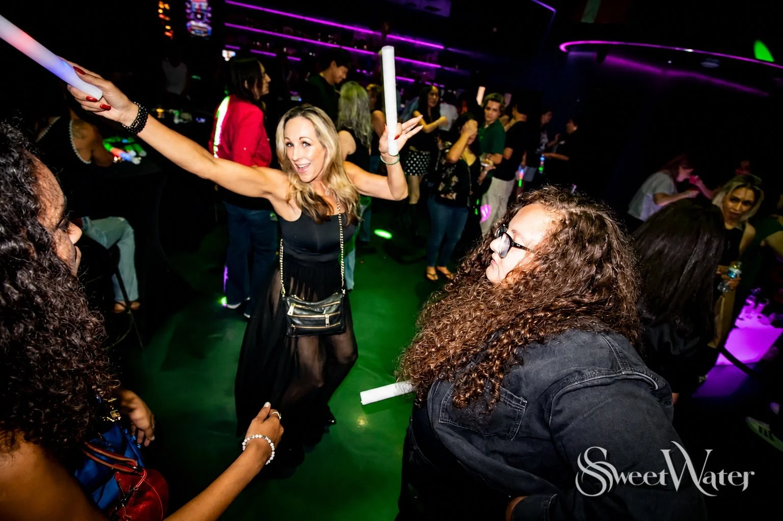 SWEETWATER S GRAND OPENING9.jpg