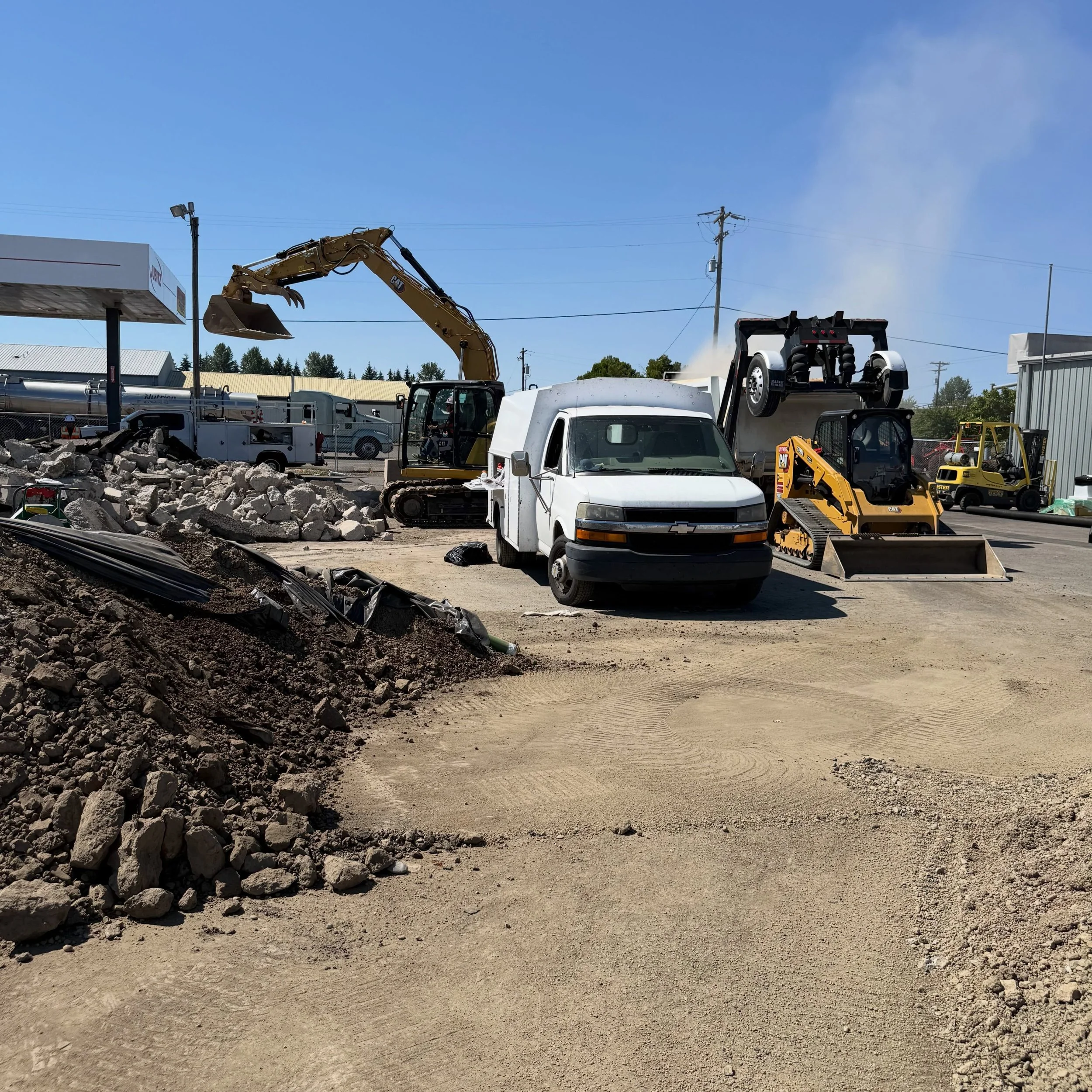 Fuel service project in Tangent.
.
.
.
.
#construction #pnw #concrete #fuel