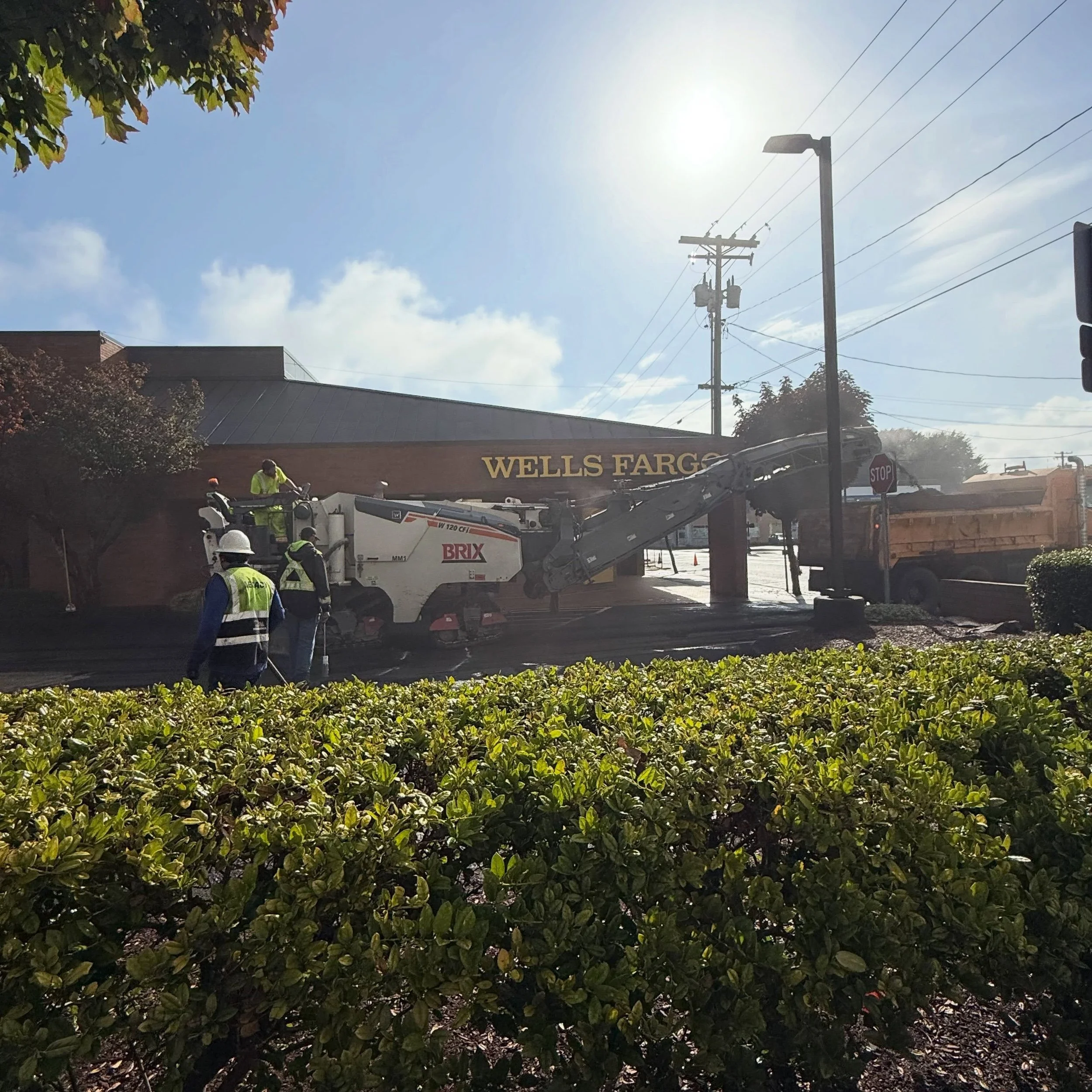 Mill &amp; Pave in Tillamook today!

#paving #construction #tillamook #oregoncoast