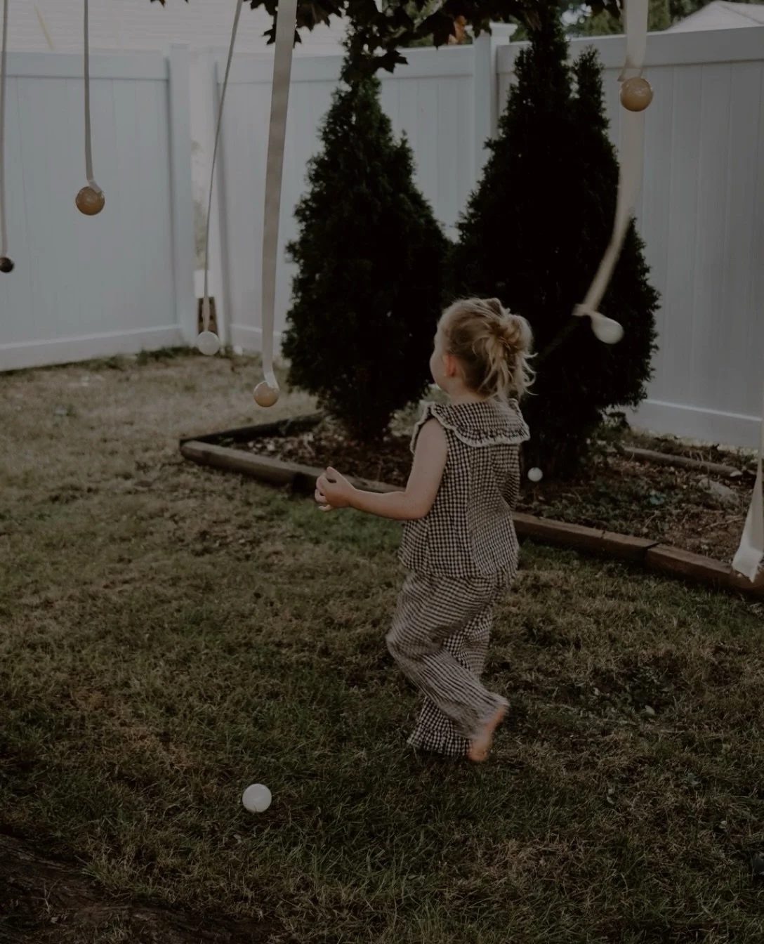I had to share this little &ldquo;berry picking&rdquo; activity from Nori&rsquo;s first birthday because it was one of those ideas I wasn&rsquo;t entirely sure would work&hellip; and it ended up being so much fun 🤎 

We had children from about one t