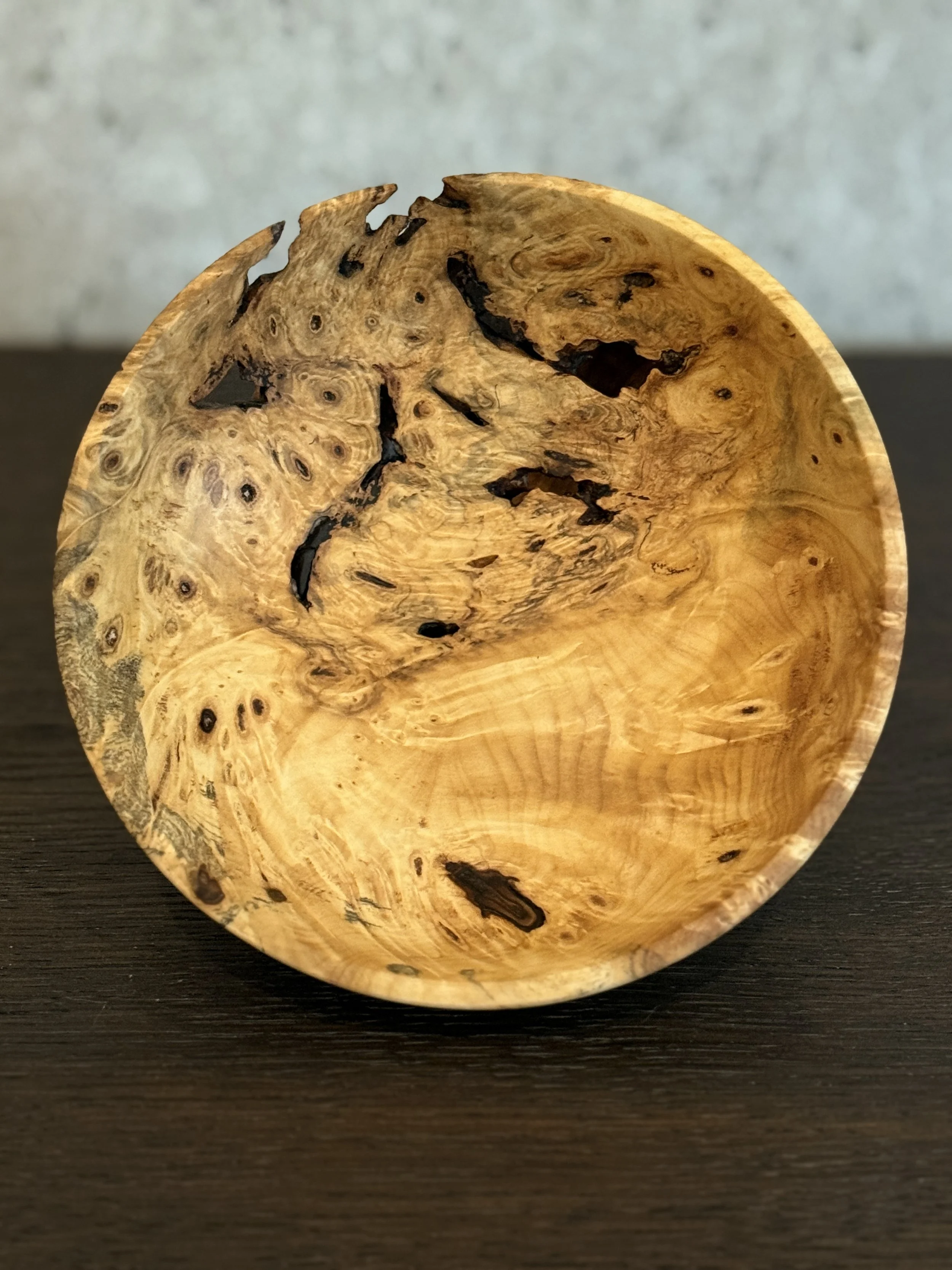 Decorative burl bowl