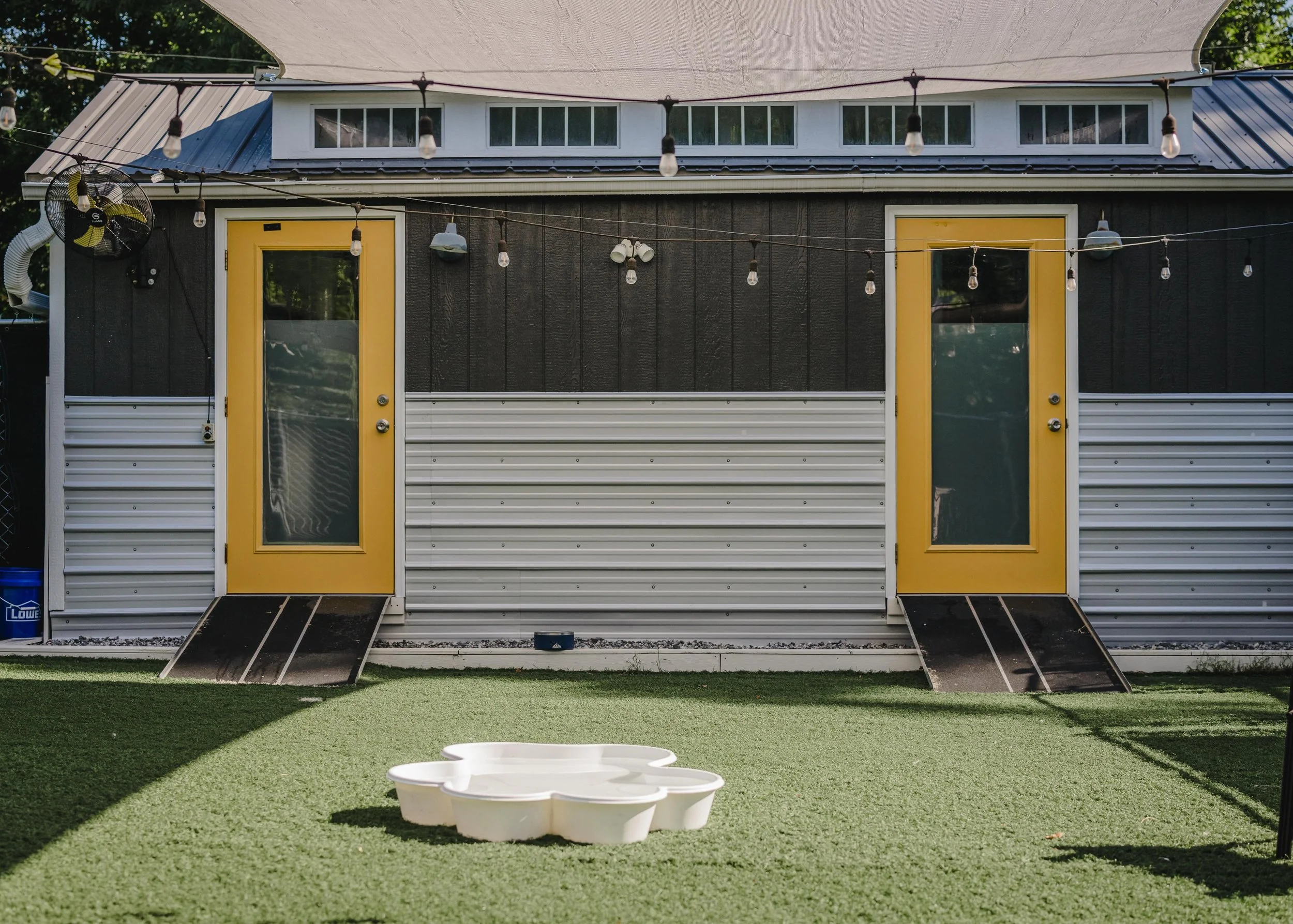 all the space for your pup to play! From a secure turfed play area and 24/7 webcams to in-suite televisions, a climate-controlled environment, daily housekeeping, and fresh air circulation, every detail was chosen with your dog&rsquo;s comfort in min