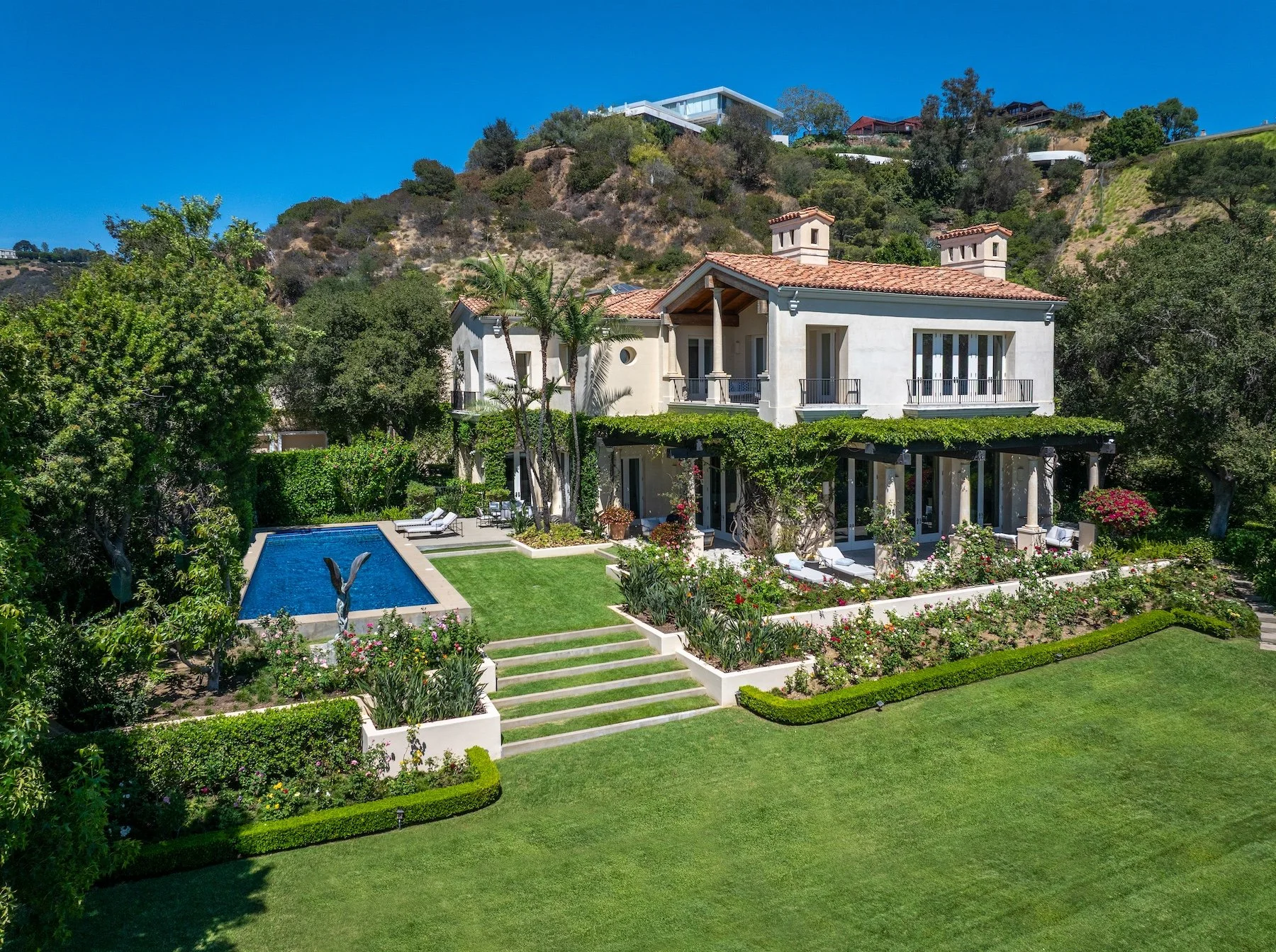 Carolwood-1672Waynecrest-24.jpg